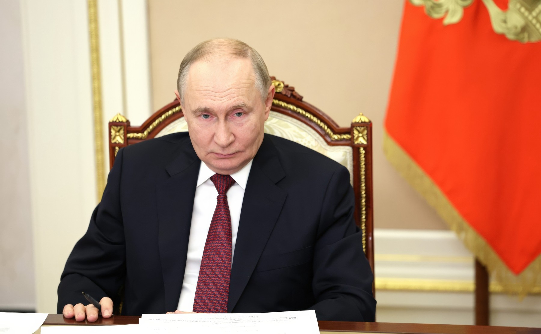 Drone militare zburând spre o reședință atribuită lui Putin în Rusia, în contextul atac dronă Rusia Ucraina și conflict militar Ucraina Rusia. | sursa foto: G4Media Drone militare zburând spre o reședință atribuită lui Putin în Rusia, în contextul atac dronă Rusia Ucraina și conflict militar Ucraina Rusia. | sursa foto: G4Media