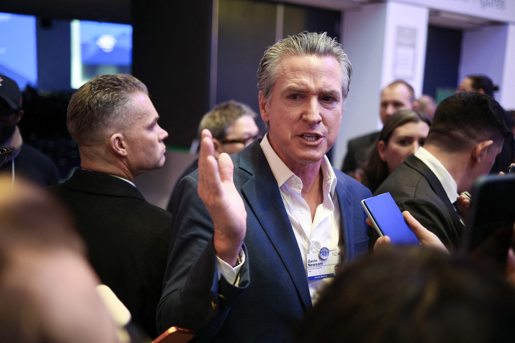 Gavin Newsom vorbind la Forumul Economic Mondial de la Davos despre impactul administrației Trump asupra alianțelor internaționale. | sursa foto: G4Media Gavin Newsom vorbind la Forumul Economic Mondial de la Davos despre impactul administrației Trump asupra alianțelor internaționale. | sursa foto: G4Media