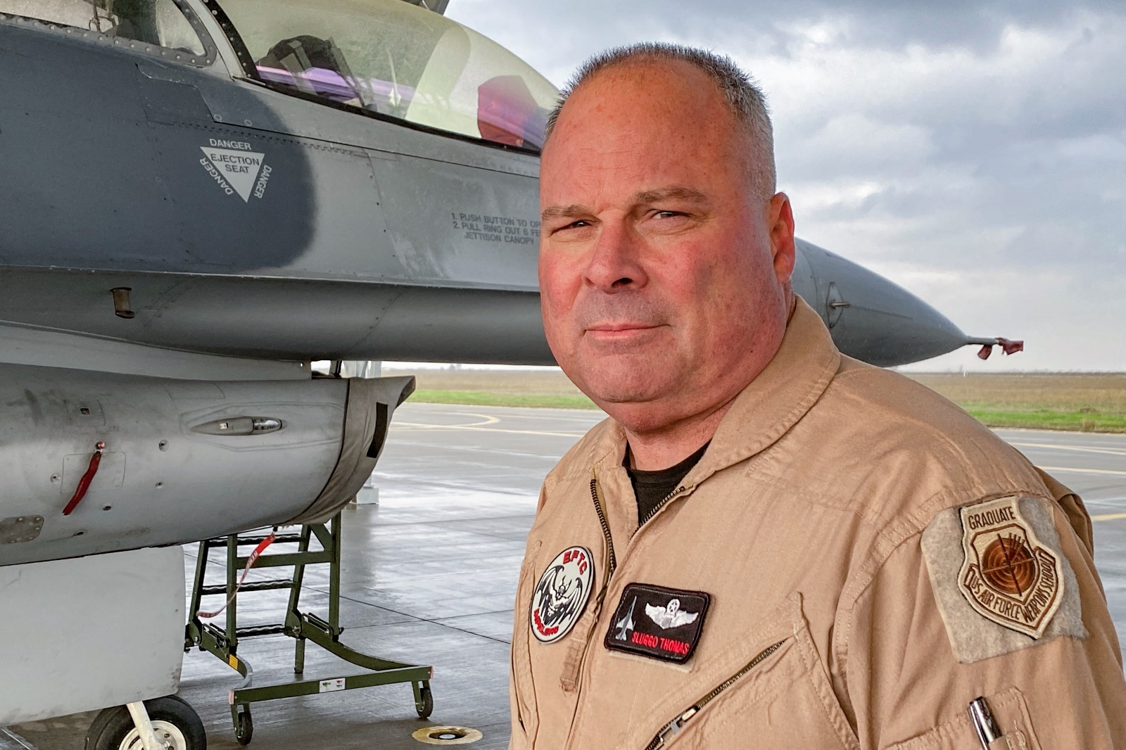 Avioane F-16 și IAR-99 SM în zbor de antrenament la F-16 Training Center România cu piloți MiG-21 Lancer în pregătire avansată | sursa foto: G4Media Avioane F-16 și IAR-99 SM în zbor de antrenament la F-16 Training Center România cu piloți MiG-21 Lancer în pregătire avansată | sursa foto: G4Media