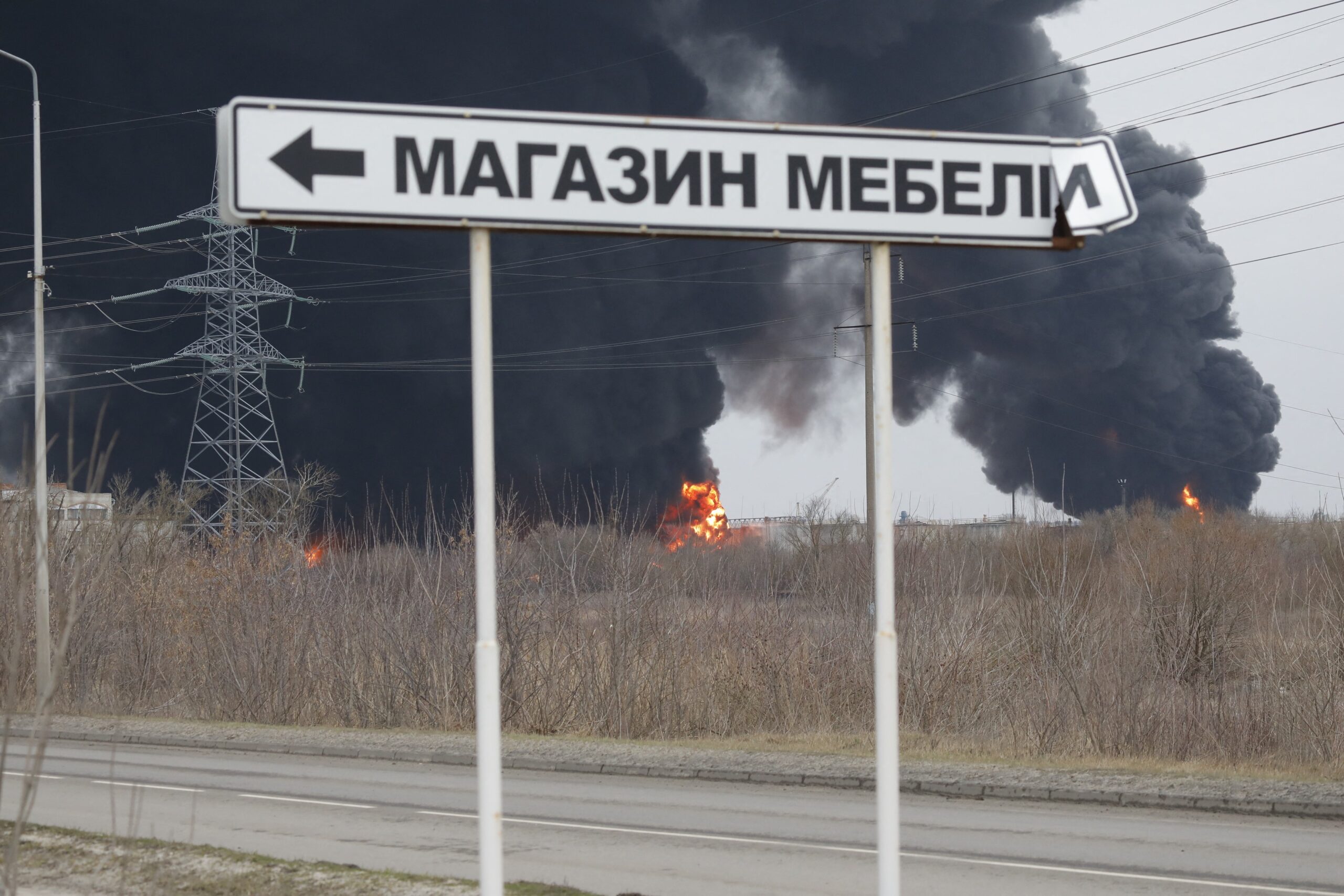Benzinărie din Ucraina avariată după atacuri cu drone Shahed, afectând aprovizionarea combustibilului în zonele de conflict. | sursa foto: G4Media Benzinărie din Ucraina avariată după atacuri cu drone Shahed, afectând aprovizionarea combustibilului în zonele de conflict. | sursa foto: G4Media