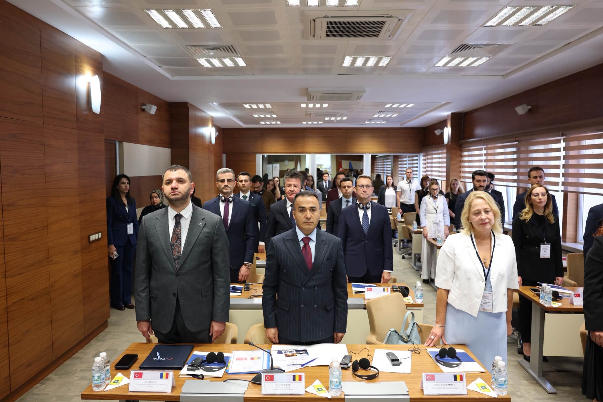 Simona Marcu și membri ai CSM participând la cursuri despre drepturile omului Turcia la Academia de Justiție, cu rapoarte Amnesty International discutate. | sursa foto: G4Media Simona Marcu și membri ai CSM participând la cursuri despre drepturile omului Turcia la Academia de Justiție, cu rapoarte Amnesty International discutate. | sursa foto: G4Media
