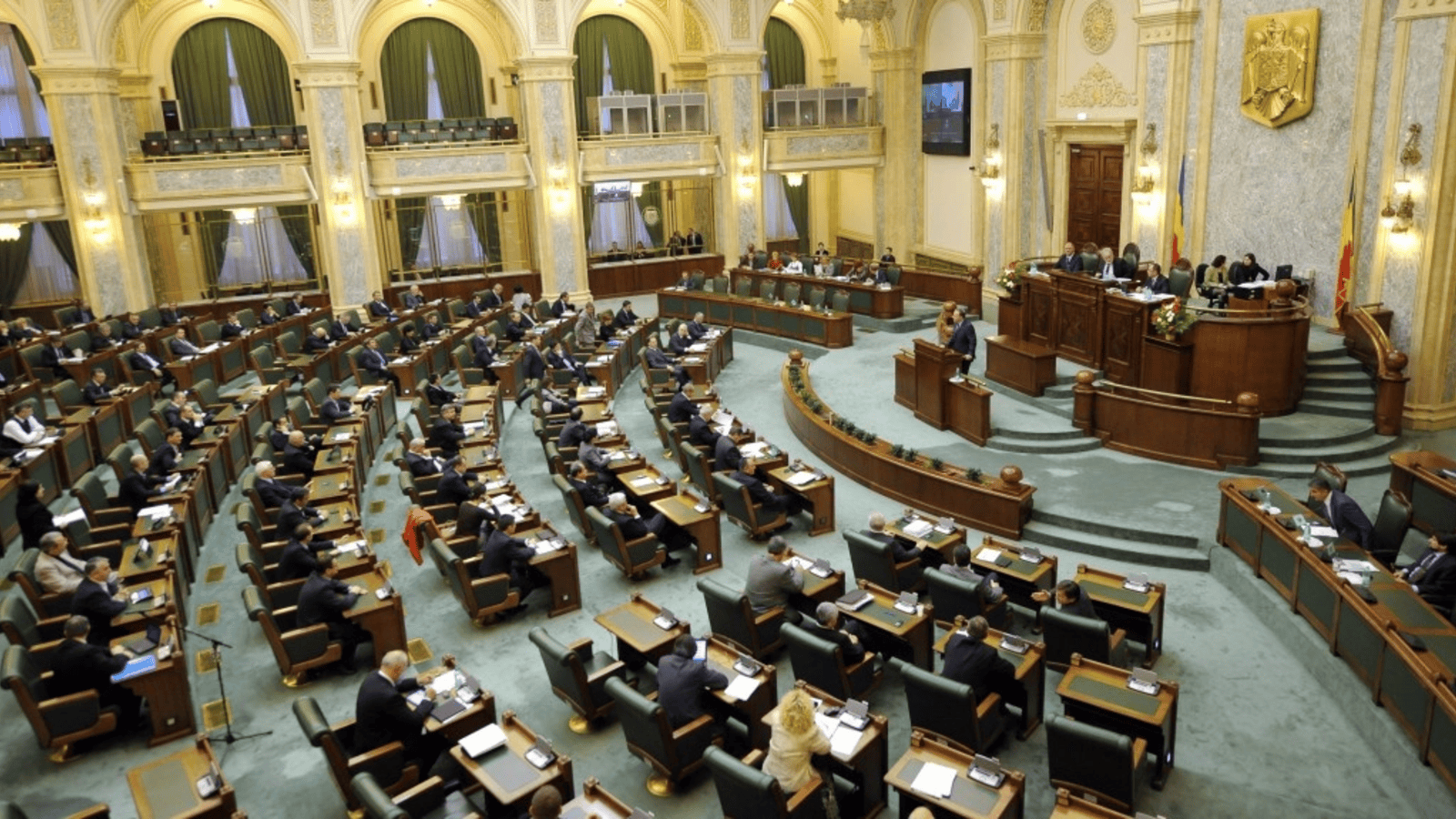 Senatori dezbătând legea biodiversității în Parlament, evidențiind strategia conservare biodiversitate și impact economic biodiversitate în România. | sursa foto: Stiri pe Surse Senatori dezbătând legea biodiversității în Parlament, evidențiind strategia conservare biodiversitate și impact economic biodiversitate în România. | sursa foto: Stiri pe Surse