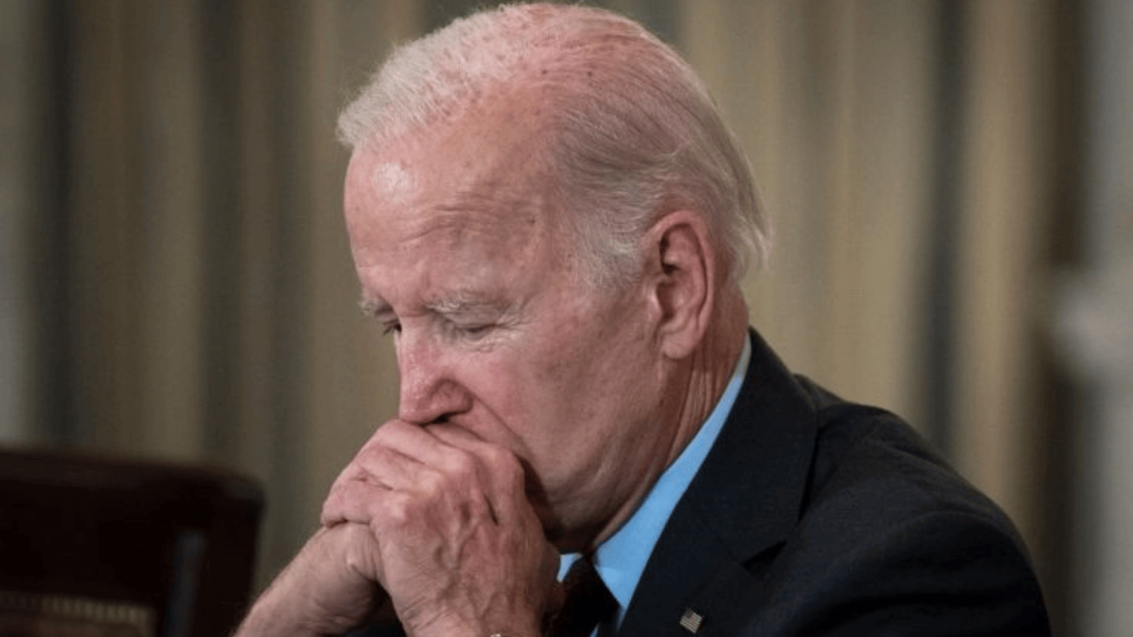 Joe Biden în vizită medicală, ilustrând impactul cancerului de prostată cu metastaze la oase, conform declarațiilor lui Hunter Biden | sursa foto: Stiri pe Surse Joe Biden în vizită medicală, ilustrând impactul cancerului de prostată cu metastaze la oase, conform declarațiilor lui Hunter Biden | sursa foto: Stiri pe Surse