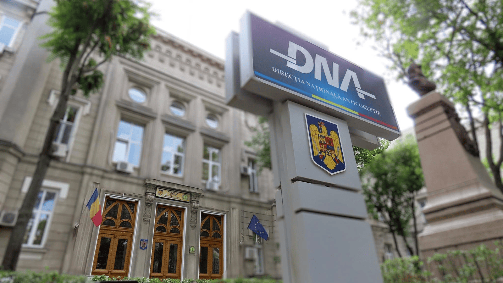 Judecătorul Cristian Deliorga și oficiali discutând în birou, contextul anchetei DNA ANI privind zbor privat Mykonos și corupție justiție. | sursa foto: Stiri pe Surse Judecătorul Cristian Deliorga și oficiali discutând în birou, contextul anchetei DNA ANI privind zbor privat Mykonos și corupție justiție. | sursa foto: Stiri pe Surse