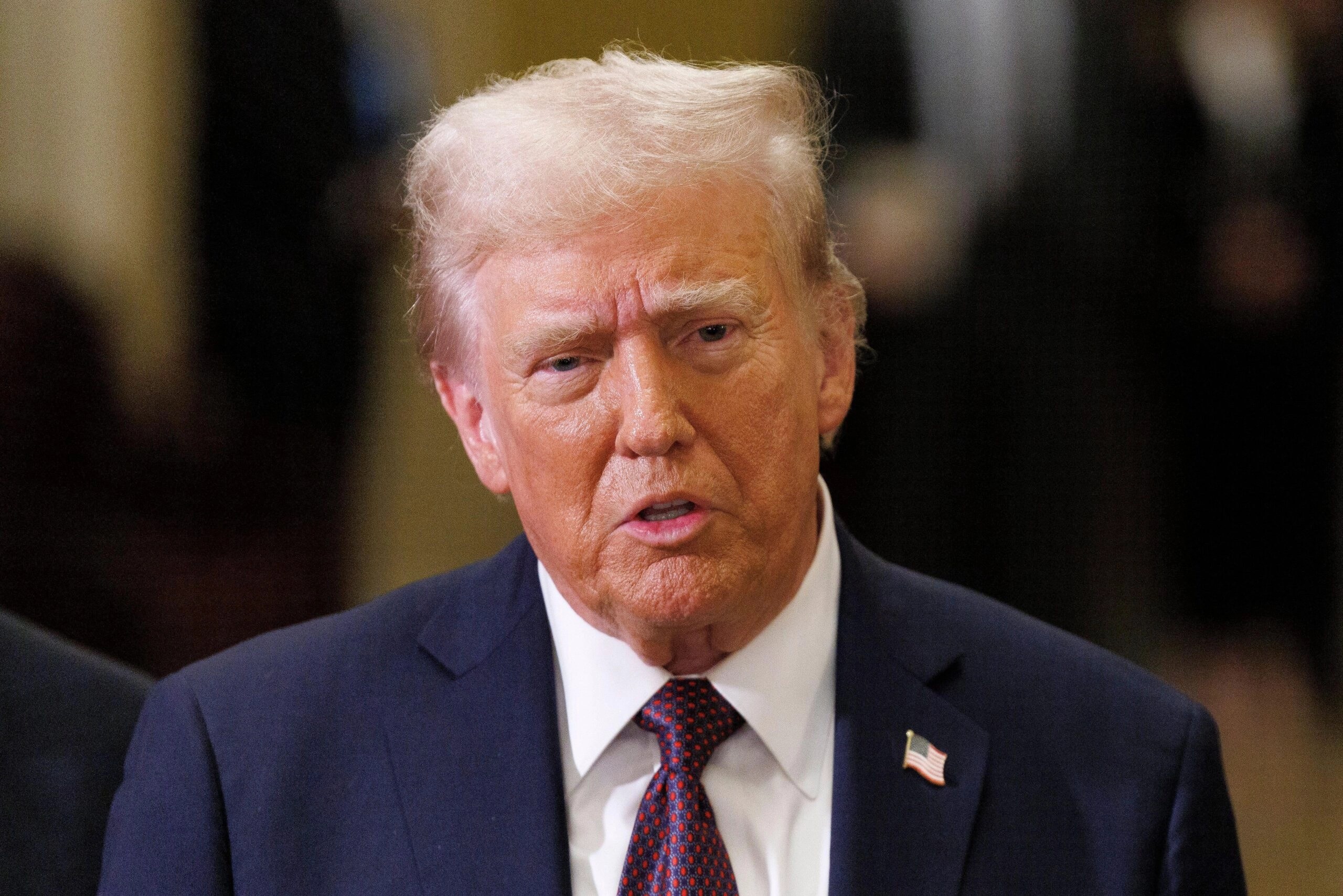 Donald Trump și Volodimir Zelenski la conferință de presă discutând negocieri pace pentru război Ucraina și Donbas conflict | sursa foto: Stiri pe Surse Donald Trump și Volodimir Zelenski la conferință de presă discutând negocieri pace pentru război Ucraina și Donbas conflict | sursa foto: Stiri pe Surse