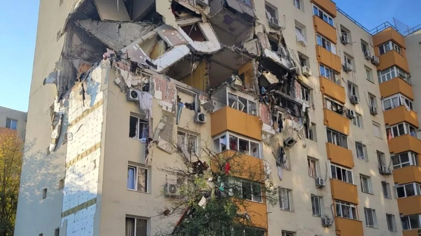 Conductă de gaze topită lângă cabluri electrice, mecanism indicat de expertiza tehnică pentru explozia Rahova și scurgerea de gaze | sursa foto: Stiri pe Surse Conductă de gaze topită lângă cabluri electrice, mecanism indicat de expertiza tehnică pentru explozia Rahova și scurgerea de gaze | sursa foto: Stiri pe Surse