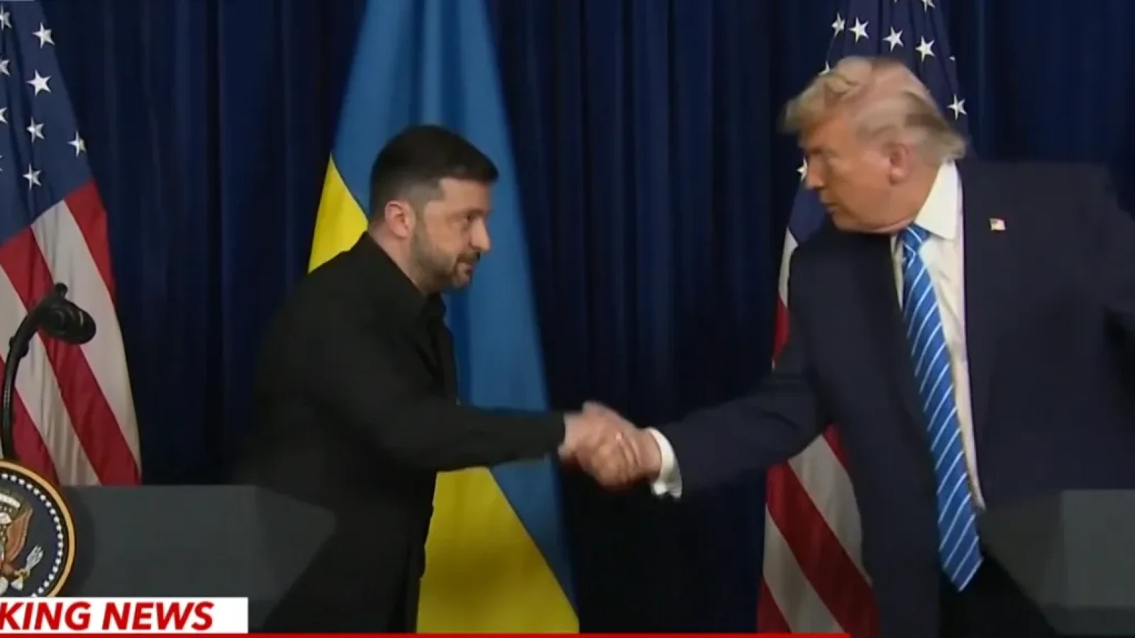 Drone militare ucrainene atacând instalația energetică din regiunea Samara, cu explozii și fum dens în urma loviturilor asupra infrastructurii energetice. | sursa foto: Stiri pe Surse Drone militare ucrainene atacând instalația energetică din regiunea Samara, cu explozii și fum dens în urma loviturilor asupra infrastructurii energetice. | sursa foto: Stiri pe Surse