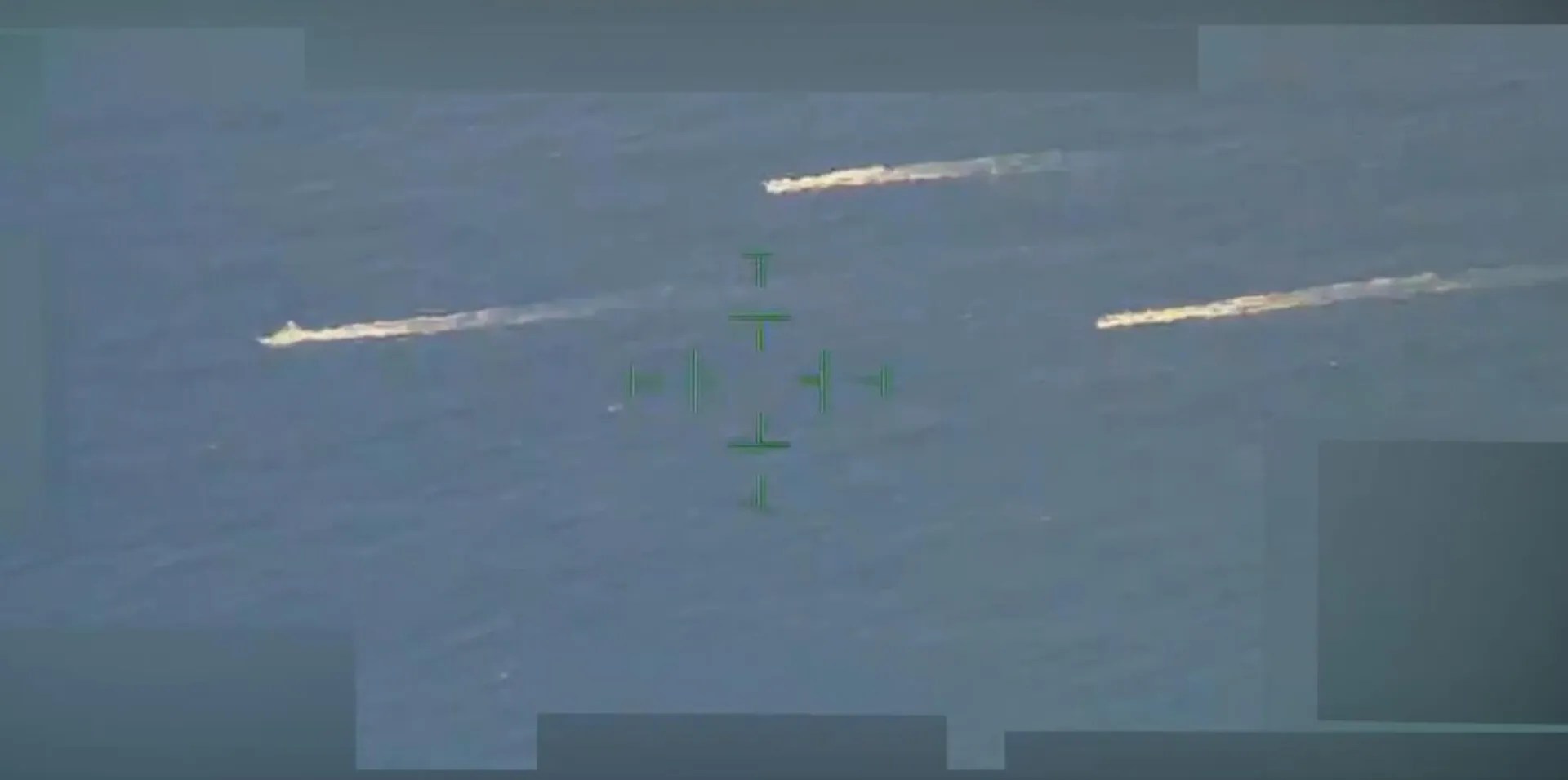 Nava Pazei de Coastă SUA patrulează Oceanul Pacific în căutarea supravieţuitorilor după atac militar asupra unui convoi de trafic droguri. | sursa foto: Stiri pe Surse Nava Pazei de Coastă SUA patrulează Oceanul Pacific în căutarea supravieţuitorilor după atac militar asupra unui convoi de trafic droguri. | sursa foto: Stiri pe Surse