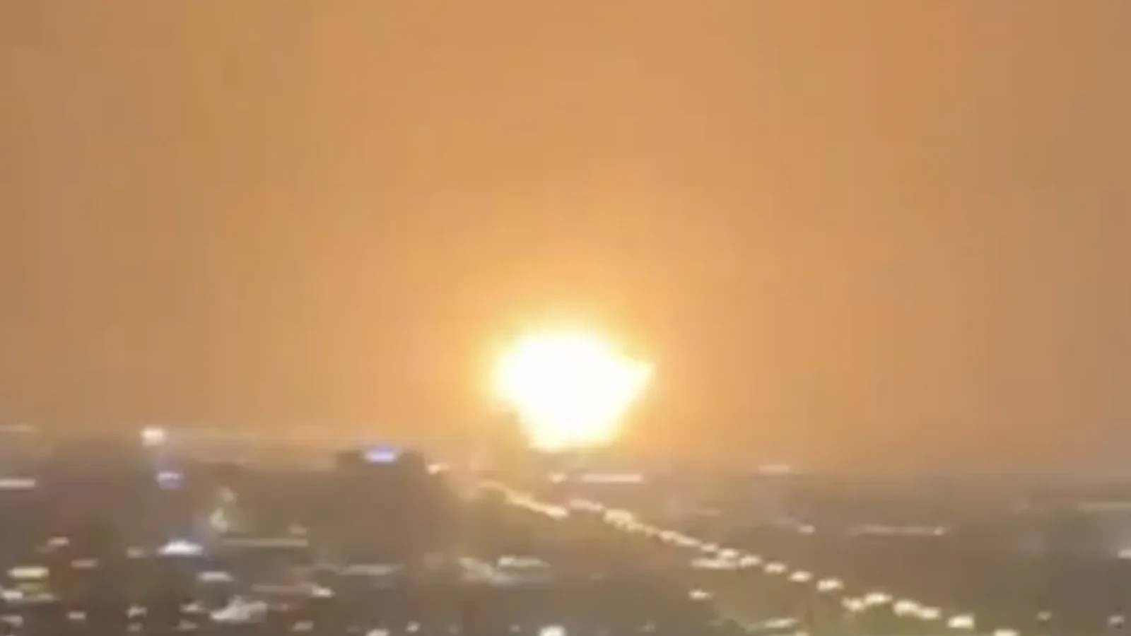 Explozie și incendiu la baza aeriană Savasleika din Rusia după atac Ucraina Rusia cu rachete balistice Kinjal lansate de avioane MiG-31 | sursa foto: Stiri pe Surse Explozie și incendiu la baza aeriană Savasleika din Rusia după atac Ucraina Rusia cu rachete balistice Kinjal lansate de avioane MiG-31 | sursa foto: Stiri pe Surse
