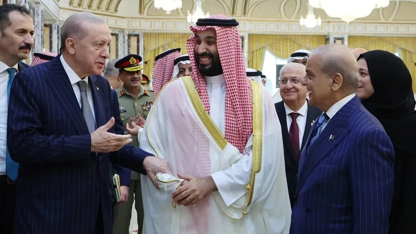 Harta strategică a strâmtorii Bab-el-Mandeb, evidențiind poziția Arabiei Saudite și zonele controlate de rebelii Houthi în conflict. | sursa foto: Stiri pe Surse Harta strategică a strâmtorii Bab-el-Mandeb, evidențiind poziția Arabiei Saudite și zonele controlate de rebelii Houthi în conflict. | sursa foto: Stiri pe Surse