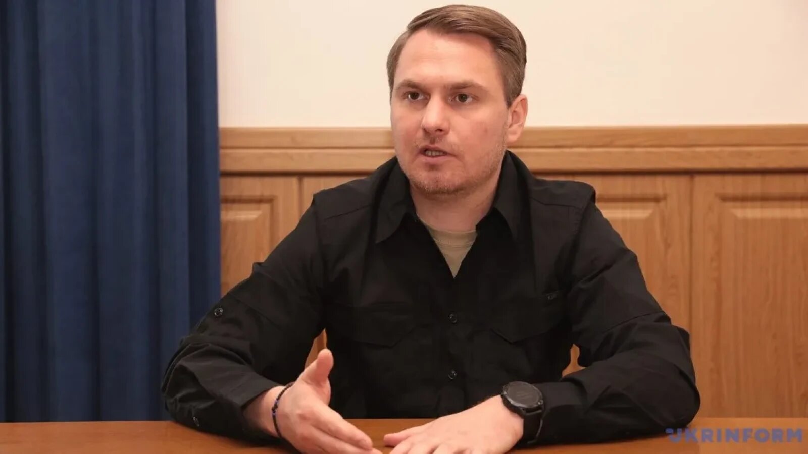 Ruslan Kravcenko anunțând demisia din funcția de procuror general Ucraina după raid anticorupție la centre apel frauduloase și spălare bani Ucraina. | sursa foto: Stiri pe Surse Ruslan Kravcenko anunțând demisia din funcția de procuror general Ucraina după raid anticorupție la centre apel frauduloase și spălare bani Ucraina. | sursa foto: Stiri pe Surse