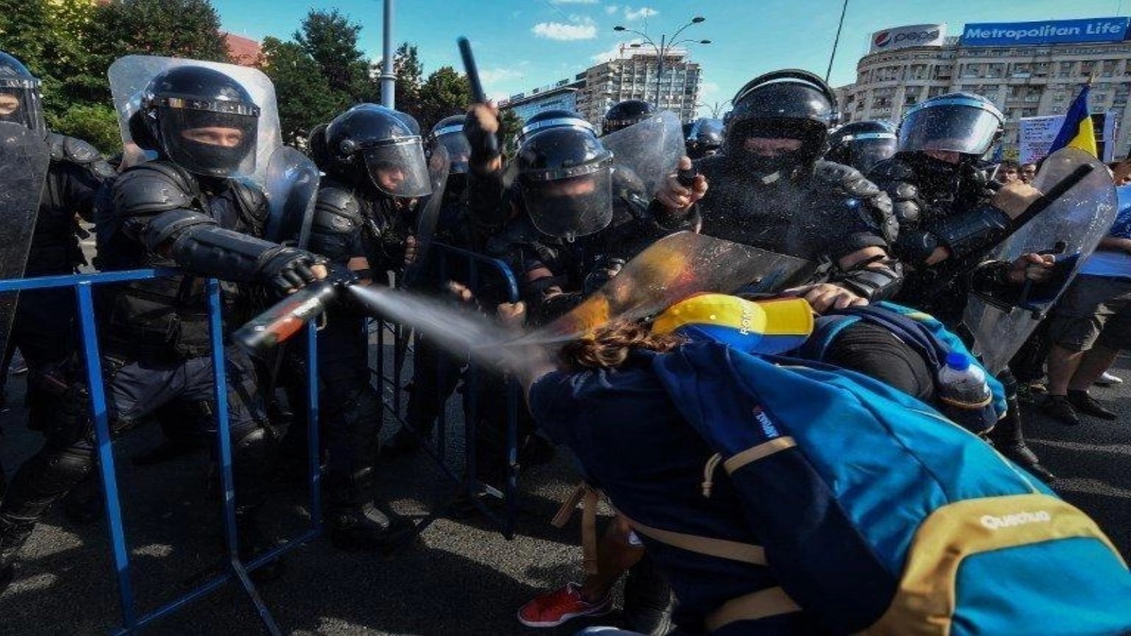 Tribunalul Militar București anunțând achitarea șefilor jandarmeriei pentru intervenția jandarmeriei în dosarul 10 august 2018, cu acuzații respinse. | sursa foto: Stiri pe Surse Tribunalul Militar București anunțând achitarea șefilor jandarmeriei pentru intervenția jandarmeriei în dosarul 10 august 2018, cu acuzații respinse. | sursa foto: Stiri pe Surse