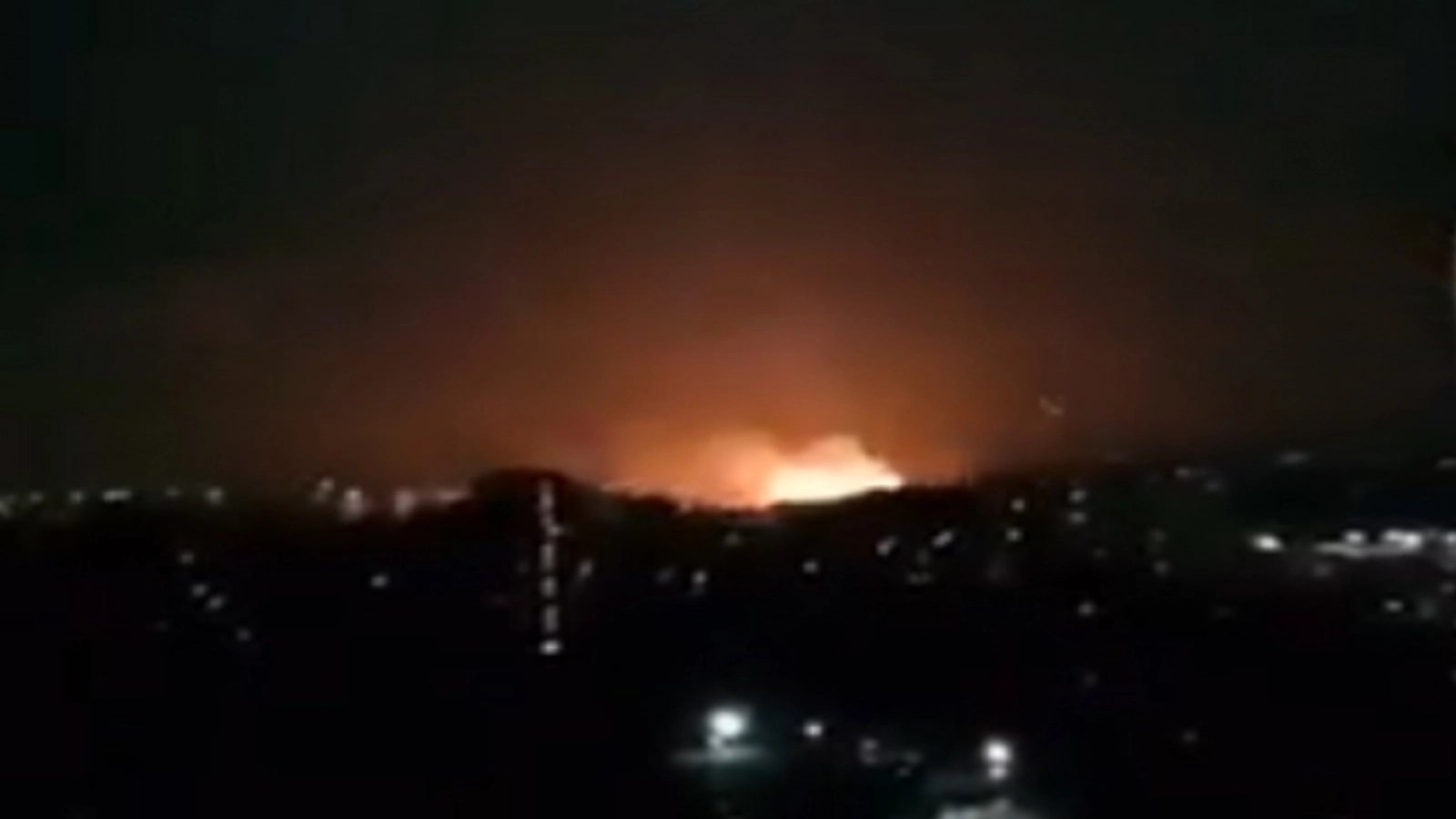 Resturi de drone și clădiri avariate după atacuri cu drone și bombardamente aeriene în zonele civile din sudul Rusiei și Ucraina. | sursa foto: Stiri pe Surse Resturi de drone și clădiri avariate după atacuri cu drone și bombardamente aeriene în zonele civile din sudul Rusiei și Ucraina. | sursa foto: Stiri pe Surse