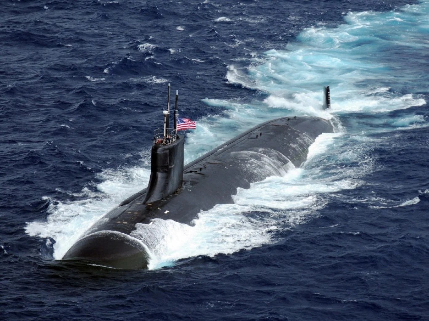 Submarin american în largul coastei europene, simbolizând impactul retragerii forțe SUA Europa asupra Model Forțe NATO și securității maritime. | sursa foto: Adevarul Submarin american în largul coastei europene, simbolizând impactul retragerii forțe SUA Europa asupra Model Forțe NATO și securității maritime. | sursa foto: Adevarul