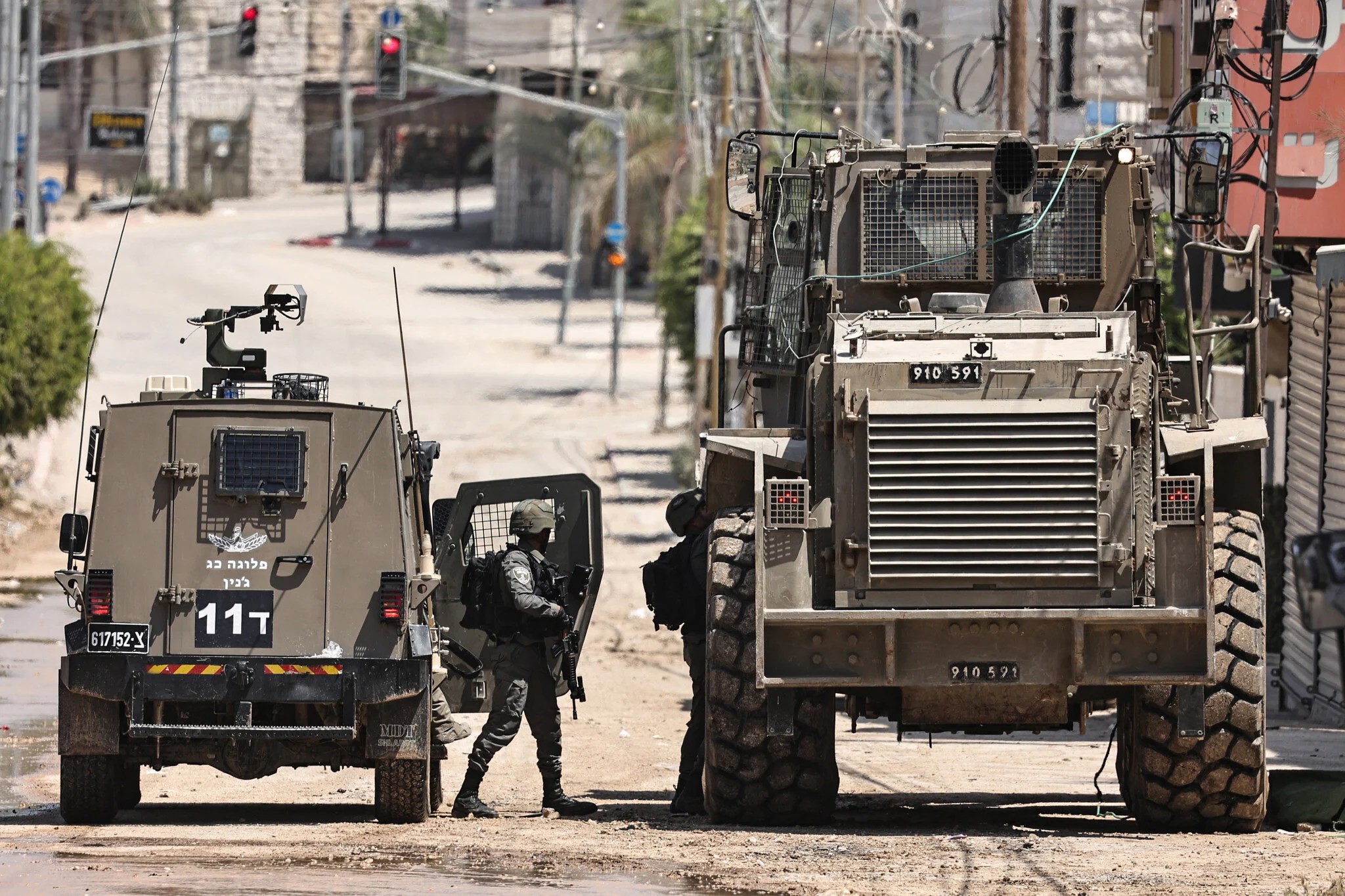 Harta detaliată a zonei E1 din Cisiordania evidențiind extinderea coloniilor israeliene și impactul planului E1 asupra conflictului israeliano-palestinian. | sursa foto: Adevarul Harta detaliată a zonei E1 din Cisiordania evidențiind extinderea coloniilor israeliene și impactul planului E1 asupra conflictului israeliano-palestinian. | sursa foto: Adevarul