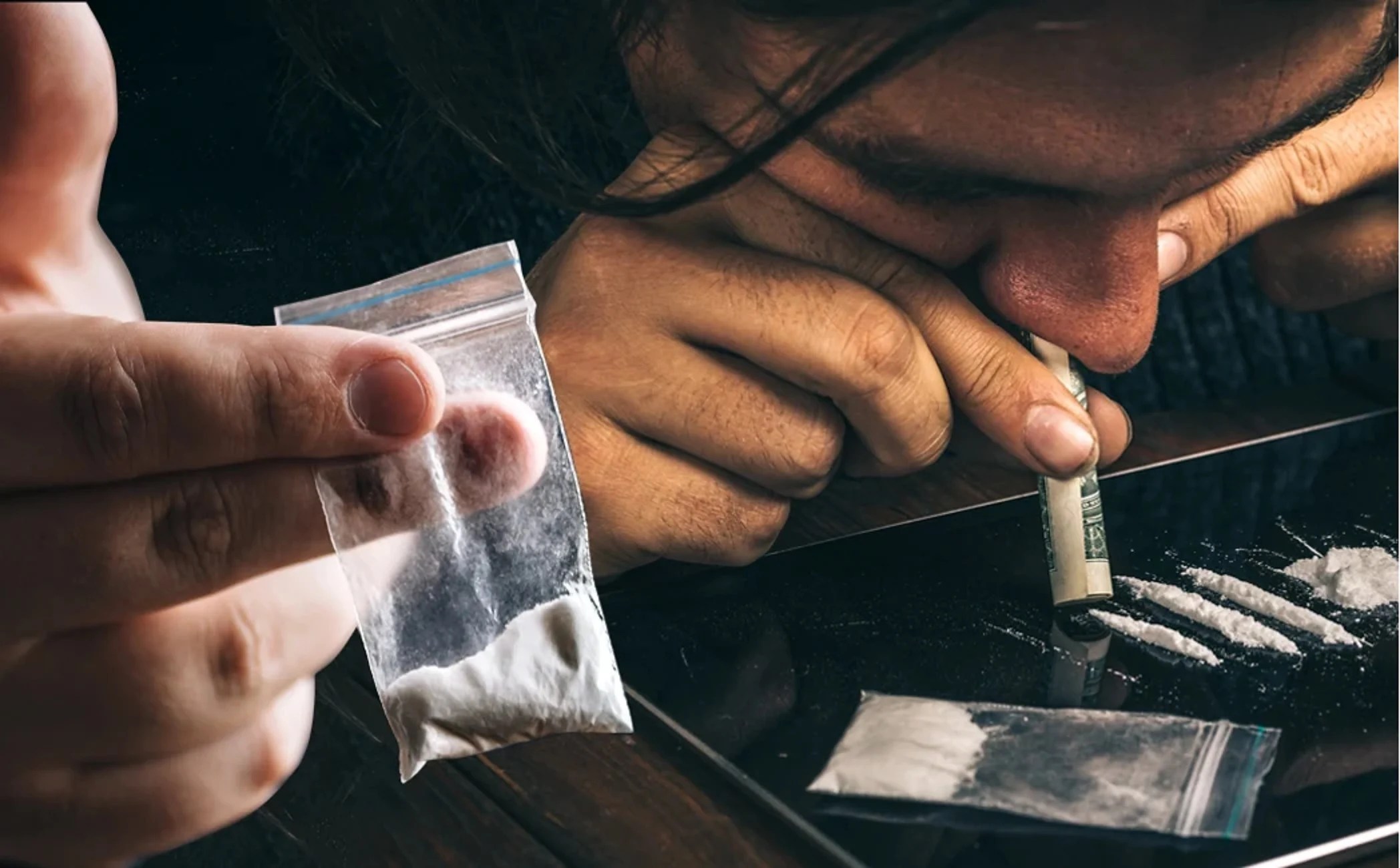 Tânăr adolescent în clasă ascultând o prezentare despre prevenire consum droguri copii și riscurile drogurilor sintetice România. | sursa foto: Adevarul Tânăr adolescent în clasă ascultând o prezentare despre prevenire consum droguri copii și riscurile drogurilor sintetice România. | sursa foto: Adevarul