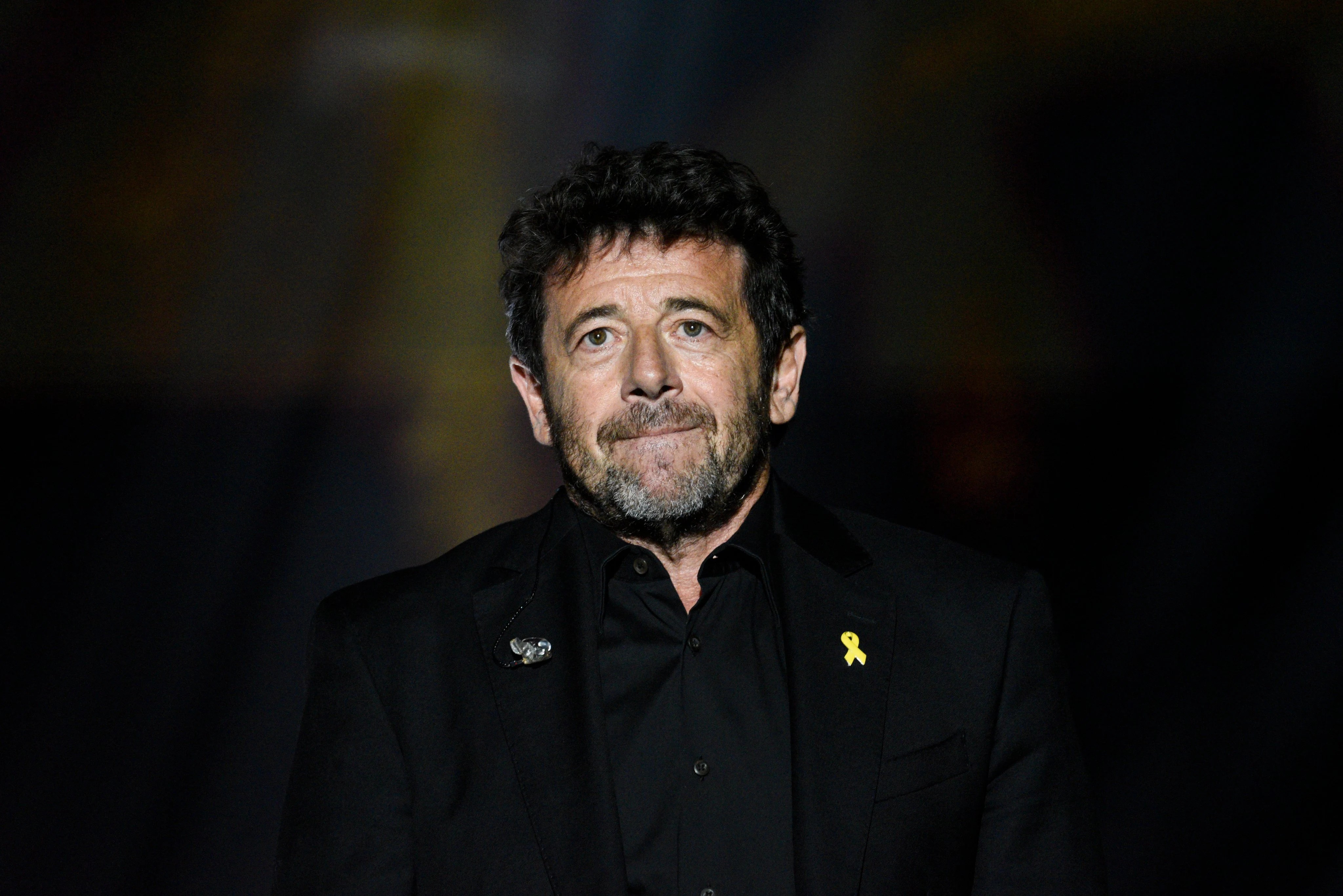 Patrick Bruel în fața instanței, în timpul anchetei judiciare privind abuzuri sexuale și plângeri depuse de trei femei. | sursa foto: Adevarul Patrick Bruel în fața instanței, în timpul anchetei judiciare privind abuzuri sexuale și plângeri depuse de trei femei. | sursa foto: Adevarul