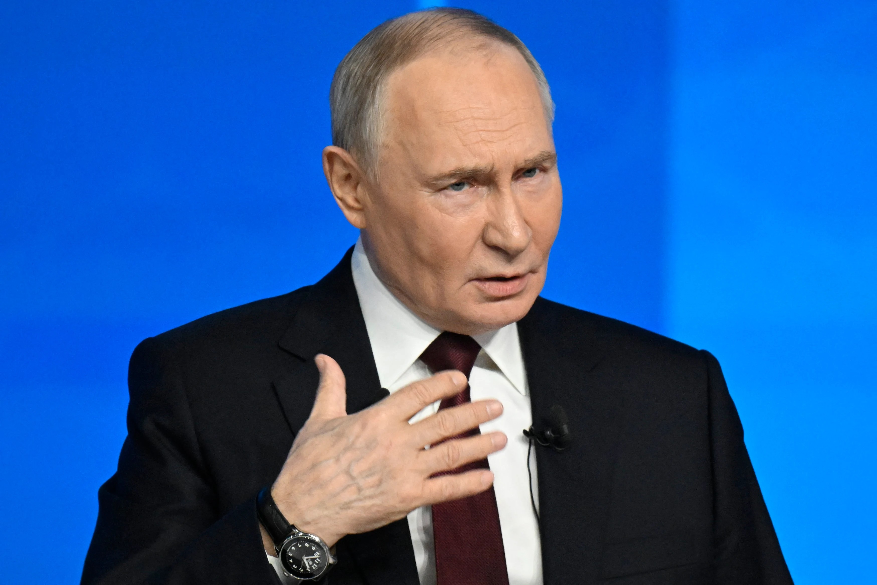 Generalul Alexander Zorin din GRU Rusia participând la negocierile Ucraina Abu Dhabi, într-un cadru oficial cu delegații așezate intercalat. | sursa foto: Adevarul Generalul Alexander Zorin din GRU Rusia participând la negocierile Ucraina Abu Dhabi, într-un cadru oficial cu delegații așezate intercalat. | sursa foto: Adevarul