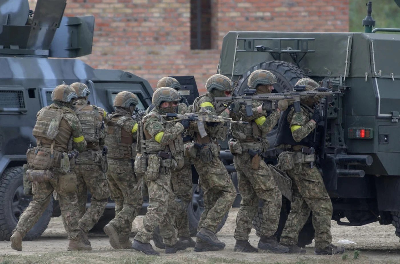 Harta militară a Coridorului Suwałki evidențiind pozițiile trupelor și rutele strategice în contextul conflict Europa și descurajare NATO. | sursa foto: Adevarul Harta militară a Coridorului Suwałki evidențiind pozițiile trupelor și rutele strategice în contextul conflict Europa și descurajare NATO. | sursa foto: Adevarul