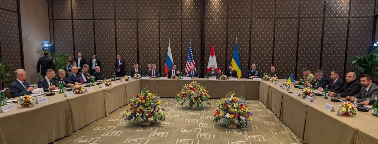 Vladimir Medinski la masa negocierilor Ucraina Rusia la Geneva, discutând teritoriile din Donețk în cadrul unei runde tensionate. | sursa foto: Adevarul Vladimir Medinski la masa negocierilor Ucraina Rusia la Geneva, discutând teritoriile din Donețk în cadrul unei runde tensionate. | sursa foto: Adevarul