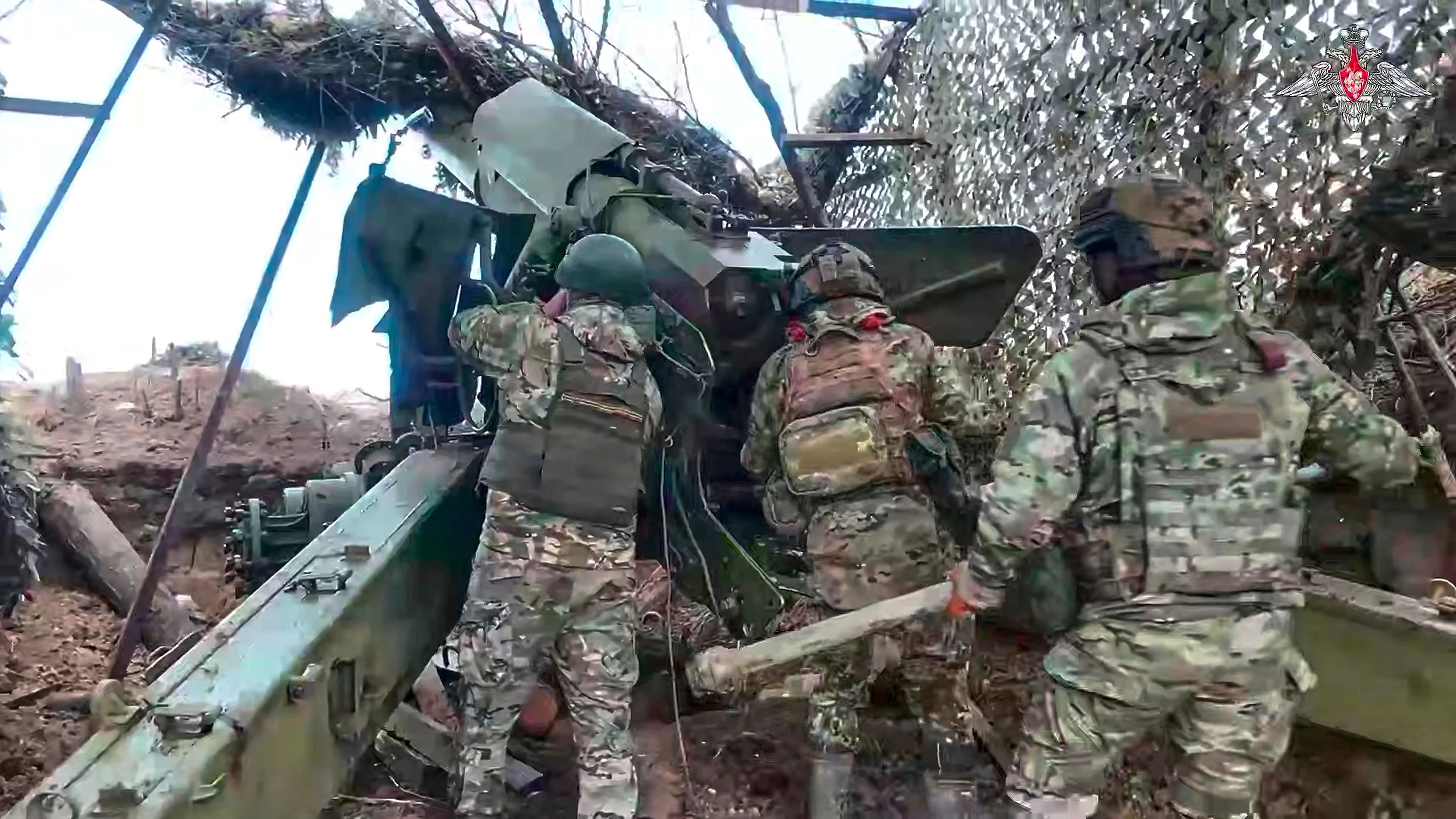 Drone kamikaze rusești în zbor deasupra orașului Sloviansk, în timpul atacurilor rusești Donbas și loviturilor aeriene Ucraina asupra zonelor strategice. | sursa foto: Adevarul Drone kamikaze rusești în zbor deasupra orașului Sloviansk, în timpul atacurilor rusești Donbas și loviturilor aeriene Ucraina asupra zonelor strategice. | sursa foto: Adevarul