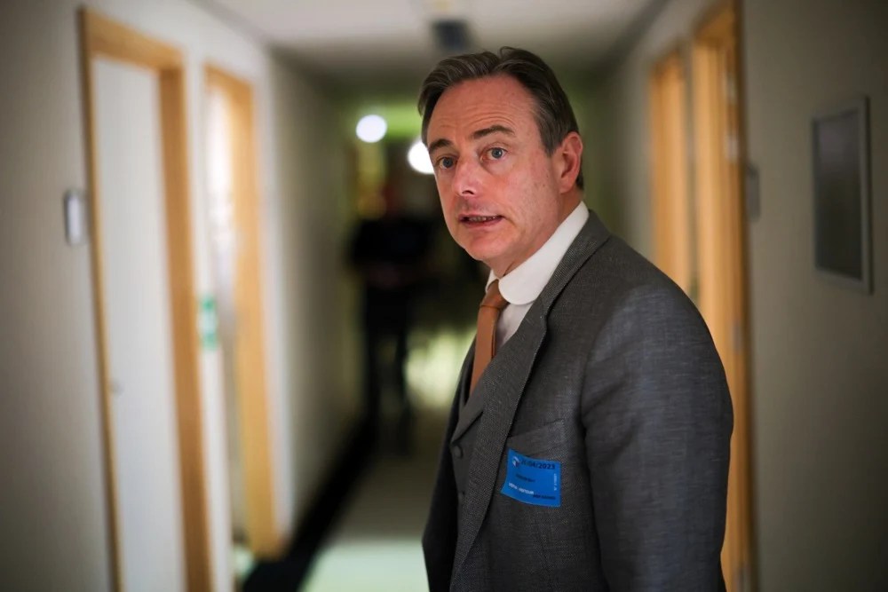 Premierul Belgiei Bart De Wever vorbind la Forumul Economic Mondial despre Europa Trump, presiuni comerciale și relații transatlantice tensionate. | sursa foto: Adevarul Premierul Belgiei Bart De Wever vorbind la Forumul Economic Mondial despre Europa Trump, presiuni comerciale și relații transatlantice tensionate. | sursa foto: Adevarul