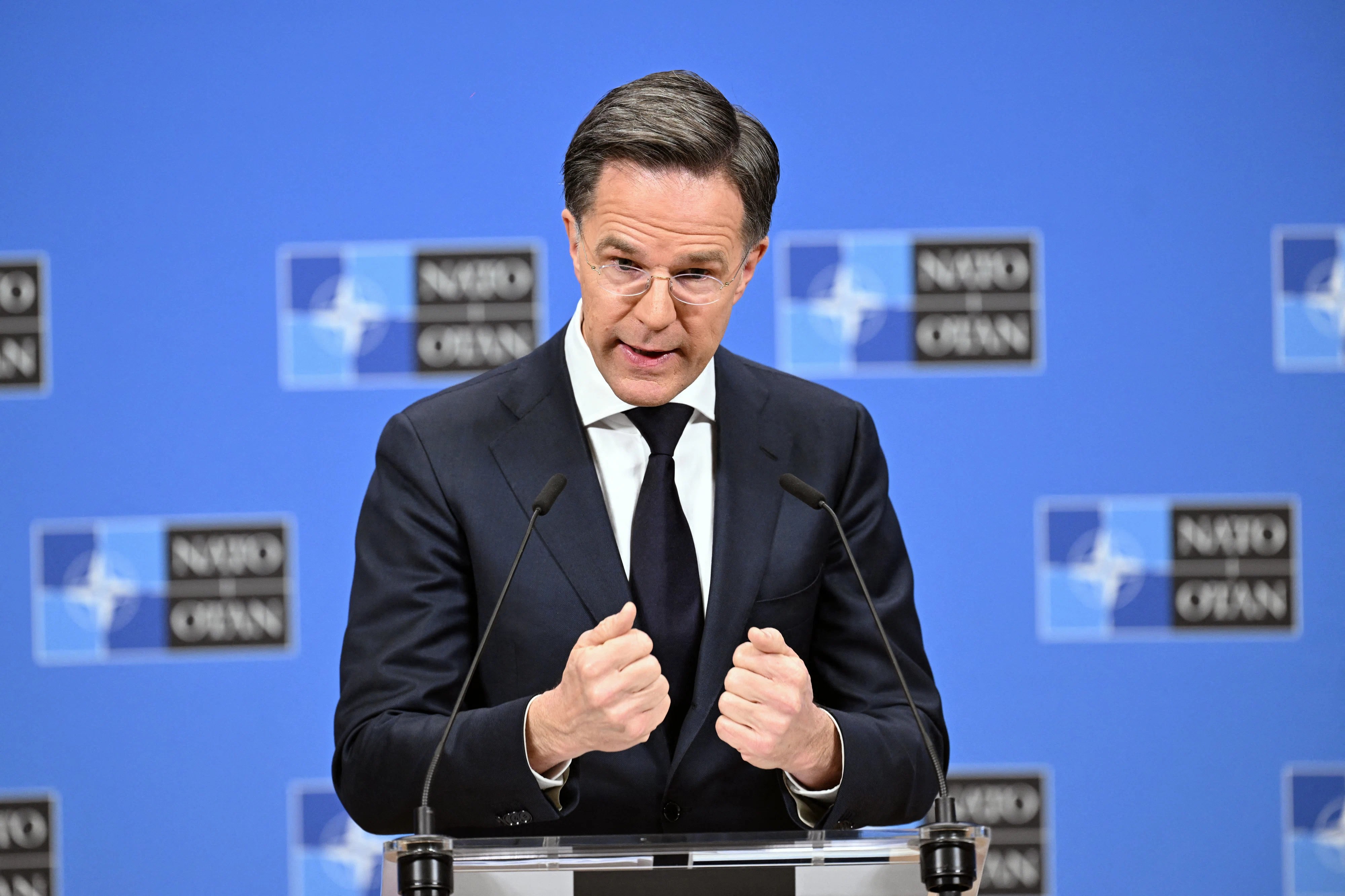 Serghei Naryșkin vorbind la o conferință de presă despre conflict Rusia-NATO, amenințări militare și reacții diplomatice în estul Europei. | sursa foto: Adevarul Serghei Naryșkin vorbind la o conferință de presă despre conflict Rusia-NATO, amenințări militare și reacții diplomatice în estul Europei. | sursa foto: Adevarul