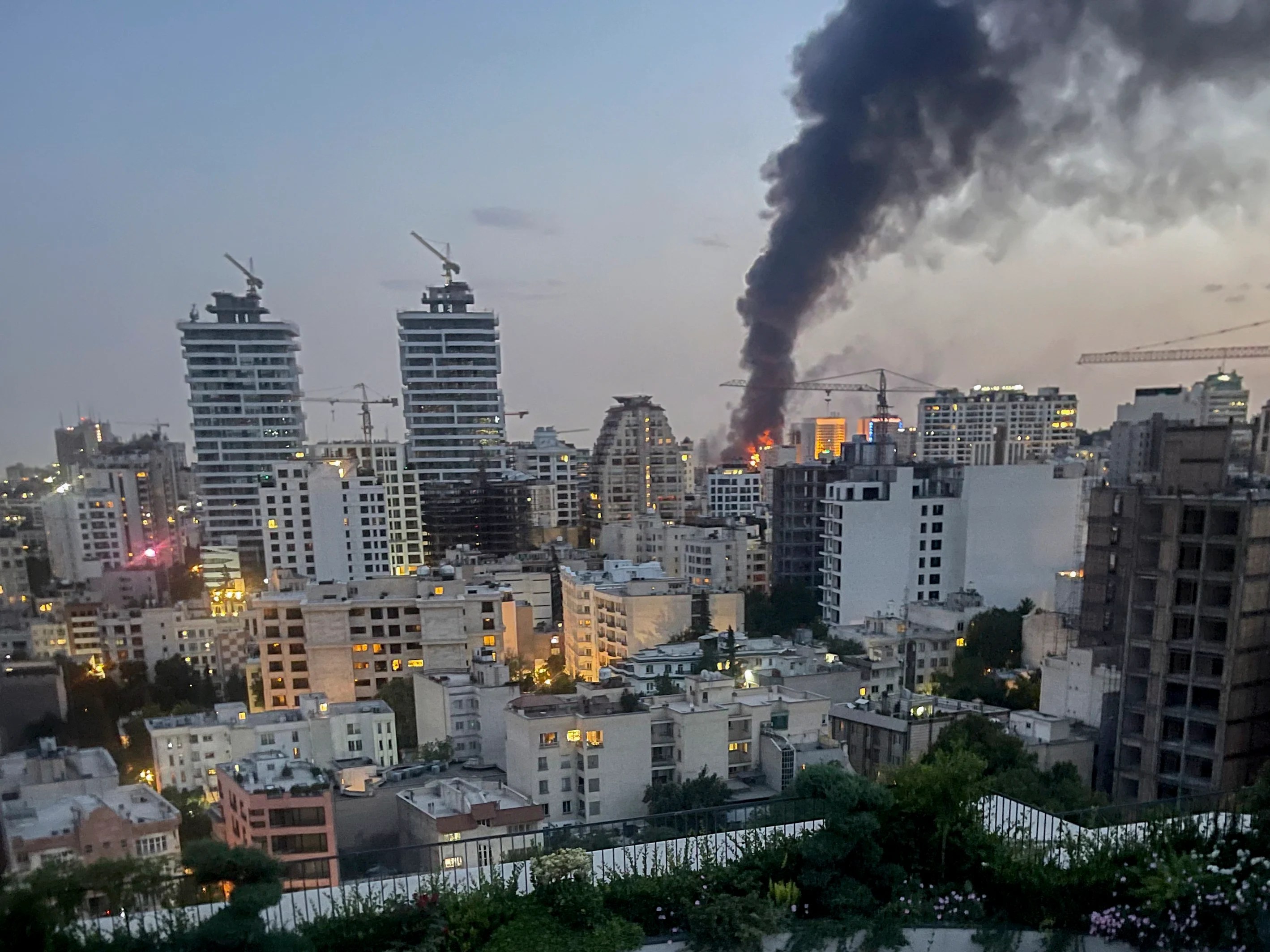 Harta digitală a Orientului Mijlociu evidențiind zonele de conflict și țintele atacurilor în războiul SUA Iran, escaladare conflict în Orient Mijlociu. | sursa foto: Adevarul Harta digitală a Orientului Mijlociu evidențiind zonele de conflict și țintele atacurilor în războiul SUA Iran, escaladare conflict în Orient Mijlociu. | sursa foto: Adevarul