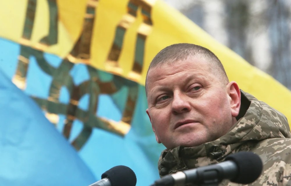 Valerii Zalujnîi în uniformă militară, simbol al războiului Ucraina Rusia și potențial candidat la alegeri Ucraina 2026. | sursa foto: Adevarul Valerii Zalujnîi în uniformă militară, simbol al războiului Ucraina Rusia și potențial candidat la alegeri Ucraina 2026. | sursa foto: Adevarul