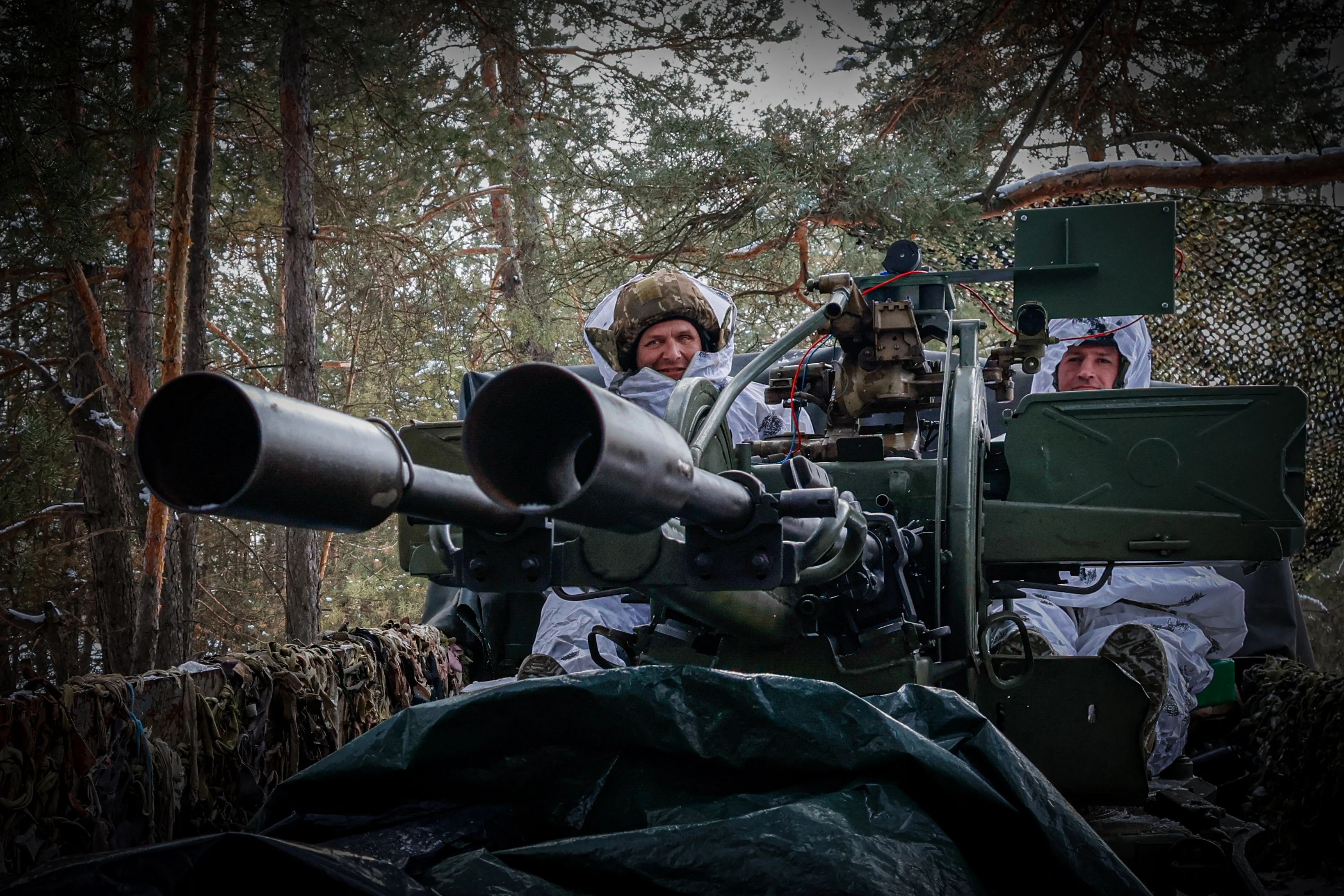 Trupe rusești avansând în regiunea Harkov, cu forțe militare Ucraina în poziții defensive în nordul zonei de conflict | sursa foto: Adevarul Trupe rusești avansând în regiunea Harkov, cu forțe militare Ucraina în poziții defensive în nordul zonei de conflict | sursa foto: Adevarul