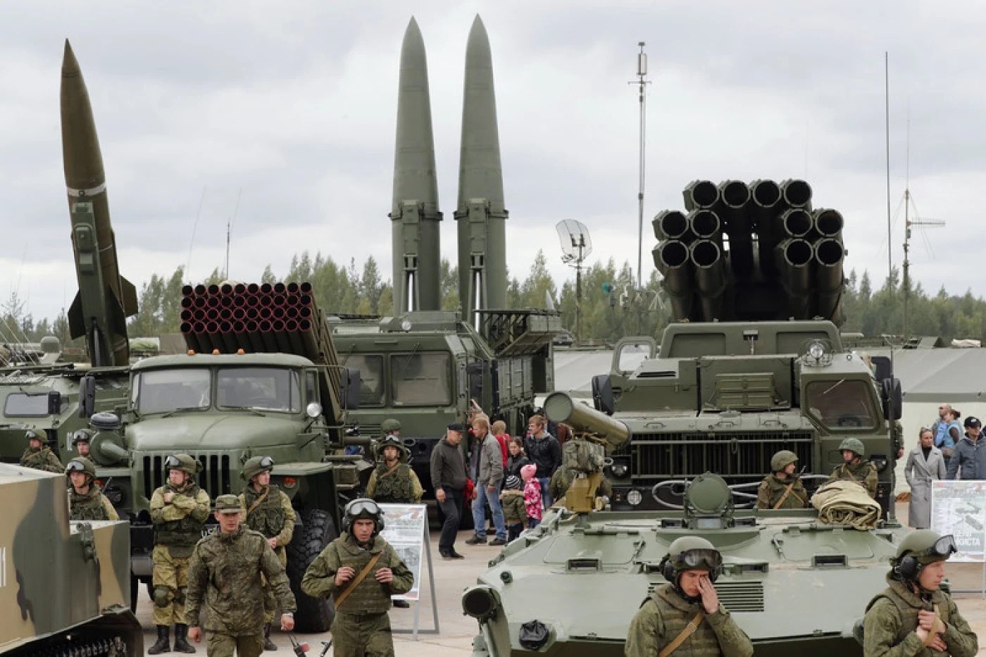 Sisteme interceptoare Patriot în funcțiune în Ucraina, protejând infrastructura critică de atacuri cu rachete balistice rusești în contextul apărării antiaeriene. | sursa foto: Adevarul Sisteme interceptoare Patriot în funcțiune în Ucraina, protejând infrastructura critică de atacuri cu rachete balistice rusești în contextul apărării antiaeriene. | sursa foto: Adevarul