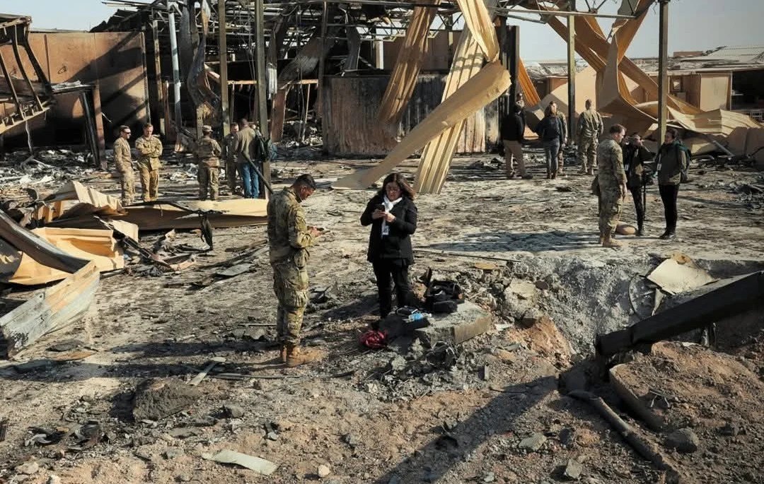Imagini satelitare arată pagube extinse în baze militare SUA din Orientul Mijlociu după atacuri Iran cu interceptoare rachete folosite intens | sursa foto: Adevarul Imagini satelitare arată pagube extinse în baze militare SUA din Orientul Mijlociu după atacuri Iran cu interceptoare rachete folosite intens | sursa foto: Adevarul
