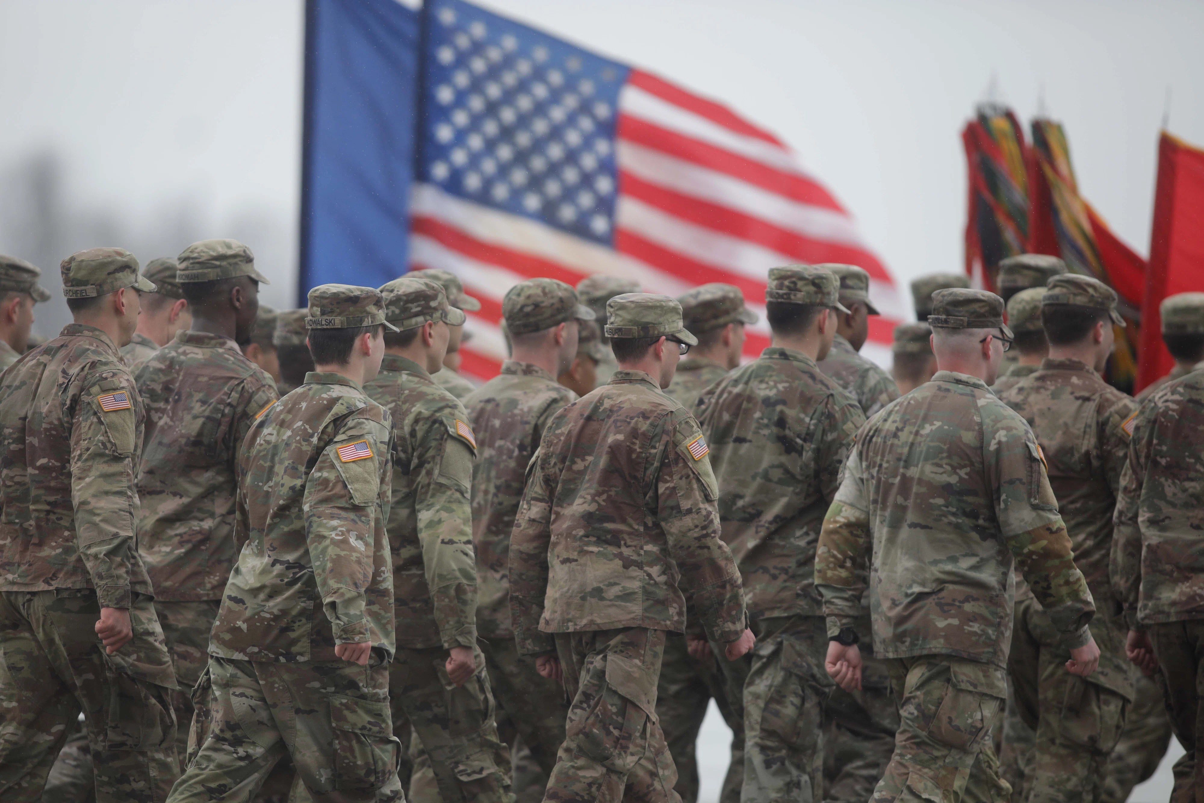 Reducere posturi NATO cu militari americani în birouri strategice, afectând capacitatea apărare NATO și prezența militară SUA în Europa. | sursa foto: Adevarul Reducere posturi NATO cu militari americani în birouri strategice, afectând capacitatea apărare NATO și prezența militară SUA în Europa. | sursa foto: Adevarul