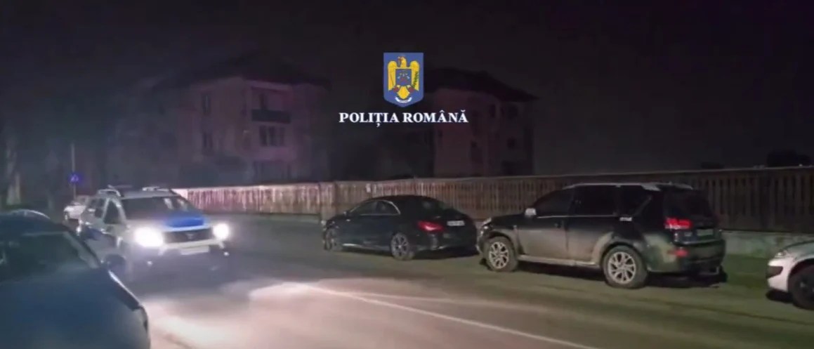Bărbat lovit cu corpuri contondente în conflict stradal nocturn, agresori reținuți pentru omor în bătaie în Sibiu. | sursa foto: Adevarul Bărbat lovit cu corpuri contondente în conflict stradal nocturn, agresori reținuți pentru omor în bătaie în Sibiu. | sursa foto: Adevarul