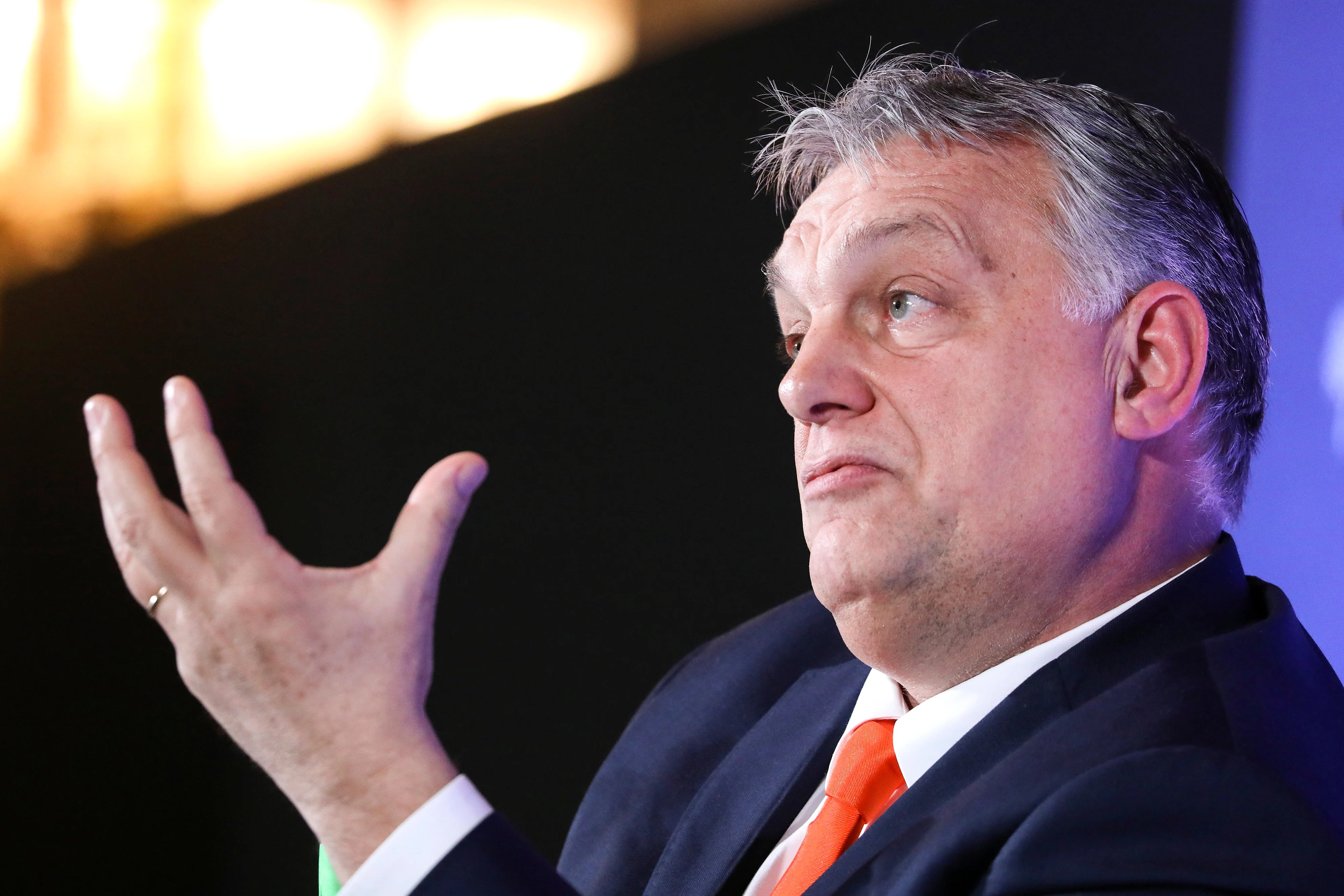 Viktor Orbán vorbind la miting electoral în Békéscsaba despre război Ucraina și blocajul împrumutului UE Ucraina de 90 miliarde euro. | sursa foto: Adevarul Viktor Orbán vorbind la miting electoral în Békéscsaba despre război Ucraina și blocajul împrumutului UE Ucraina de 90 miliarde euro. | sursa foto: Adevarul
