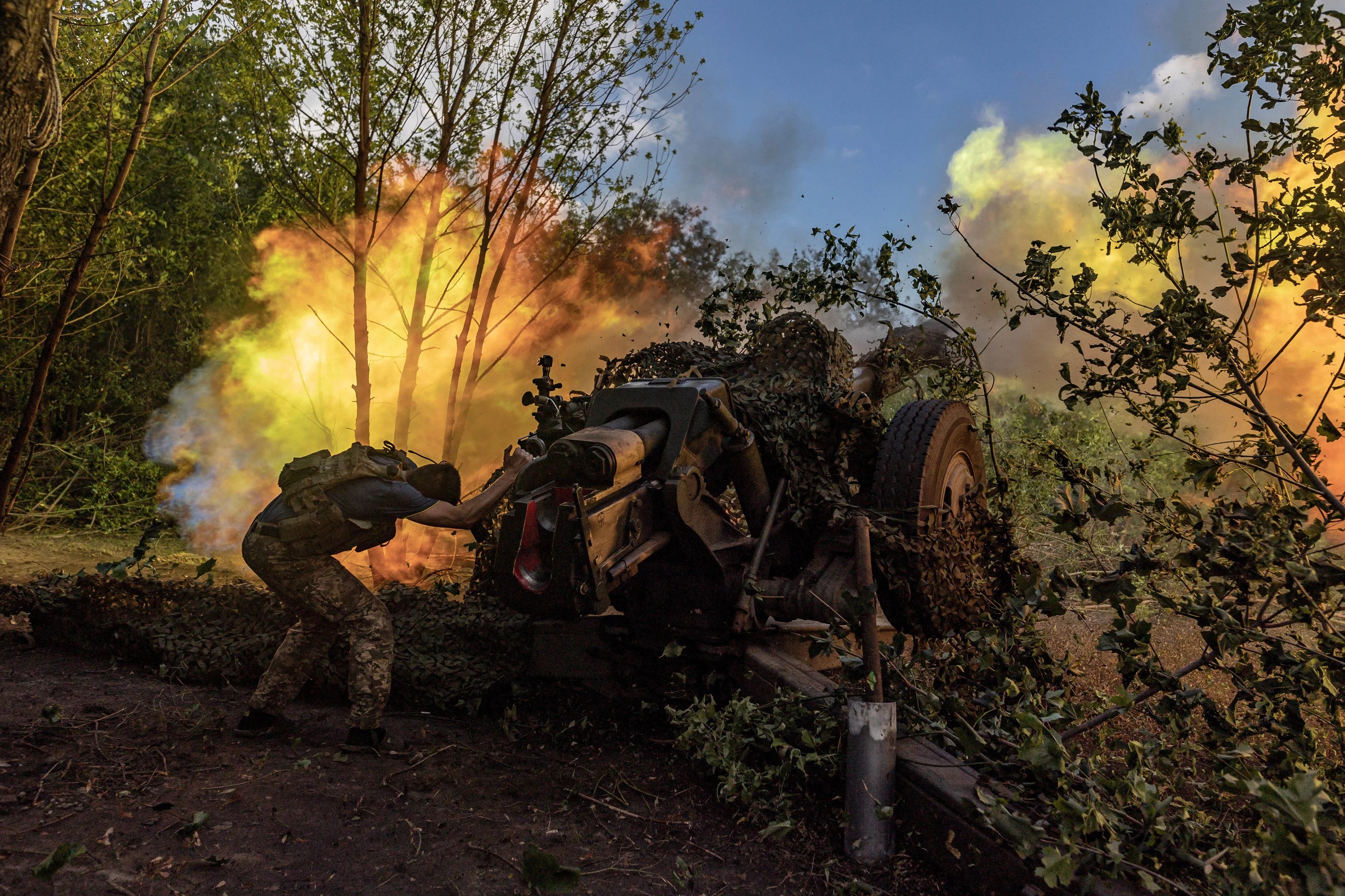 Lideri europeni discutând strategii de sprijin Europa pentru Ucraina în contextul război Ucraina și negocieri blocate prelungite. | sursa foto: Adevarul Lideri europeni discutând strategii de sprijin Europa pentru Ucraina în contextul război Ucraina și negocieri blocate prelungite. | sursa foto: Adevarul