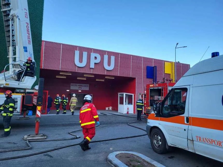 Unitate de primiri urgențe din spital București cu personal medical și echipamente, afectată de criză medicamente spitale București, lipsă fonduri, unități primiri urgențe. | sursa foto: Adevarul Unitate de primiri urgențe din spital București cu personal medical și echipamente, afectată de criză medicamente spitale București, lipsă fonduri, unități primiri urgențe. | sursa foto: Adevarul