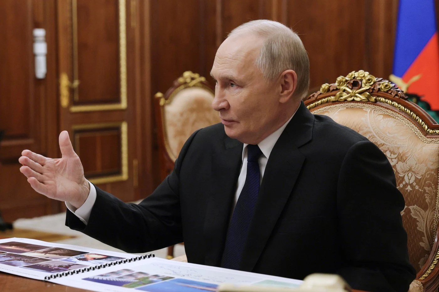 Președintele Putin discutând strategii pentru putere soft Rusia și influență Kremlin în Armenia prin proiecte culturale și educaționale. | sursa foto: Adevarul Președintele Putin discutând strategii pentru putere soft Rusia și influență Kremlin în Armenia prin proiecte culturale și educaționale. | sursa foto: Adevarul