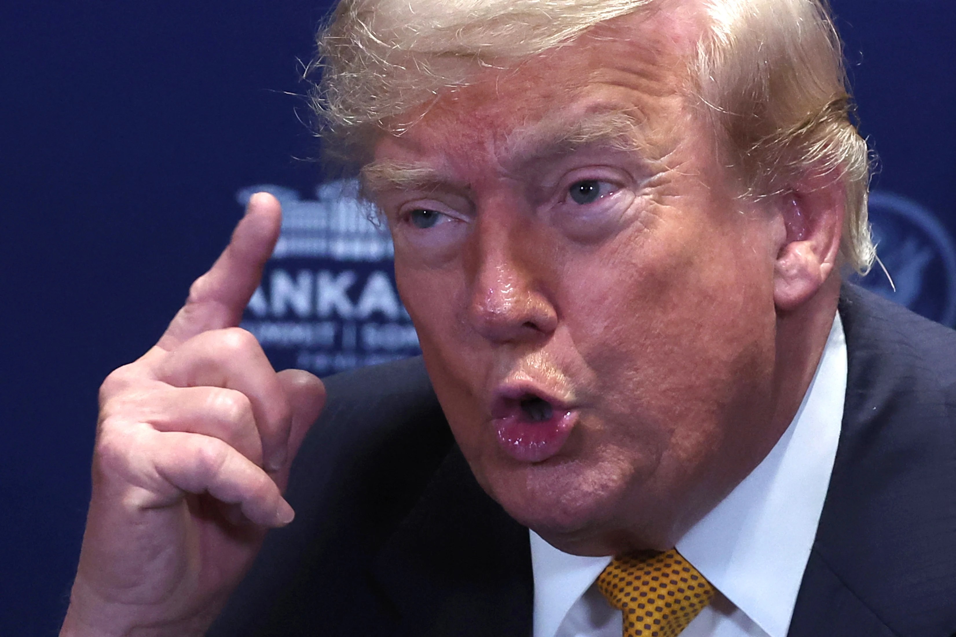 Judecătoare federală blocând aplicarea ordinului executiv Trump privind restricțiile votului prin poștă înaintea alegerilor SUA din noiembrie. | sursa foto: Adevarul Judecătoare federală blocând aplicarea ordinului executiv Trump privind restricțiile votului prin poștă înaintea alegerilor SUA din noiembrie. | sursa foto: Adevarul