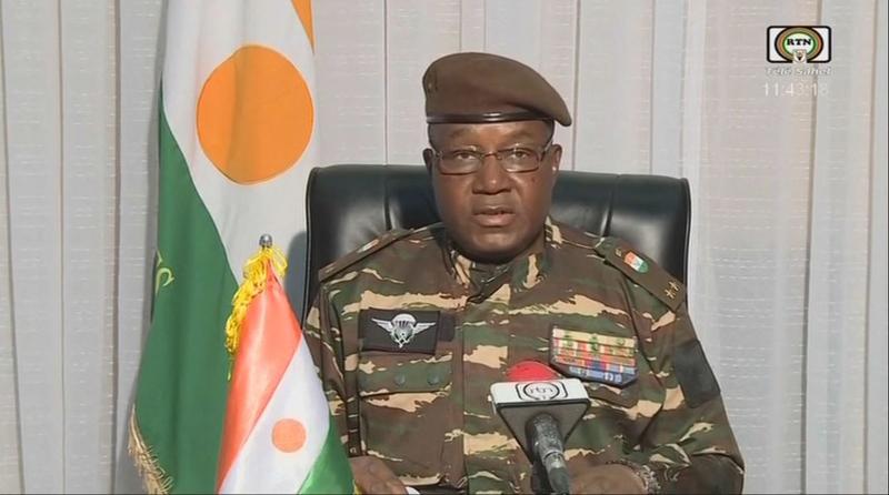 Soldați ai gărzii prezidențiale și membri Africa Corps Rusia în uniforme militare în timpul recuceririi bazei aeriene 101 din Niamey, Niger, după lovitura de stat Niger. | sursa foto: HotNews Soldați ai gărzii prezidențiale și membri Africa Corps Rusia în uniforme militare în timpul recuceririi bazei aeriene 101 din Niamey, Niger, după lovitura de stat Niger. | sursa foto: HotNews