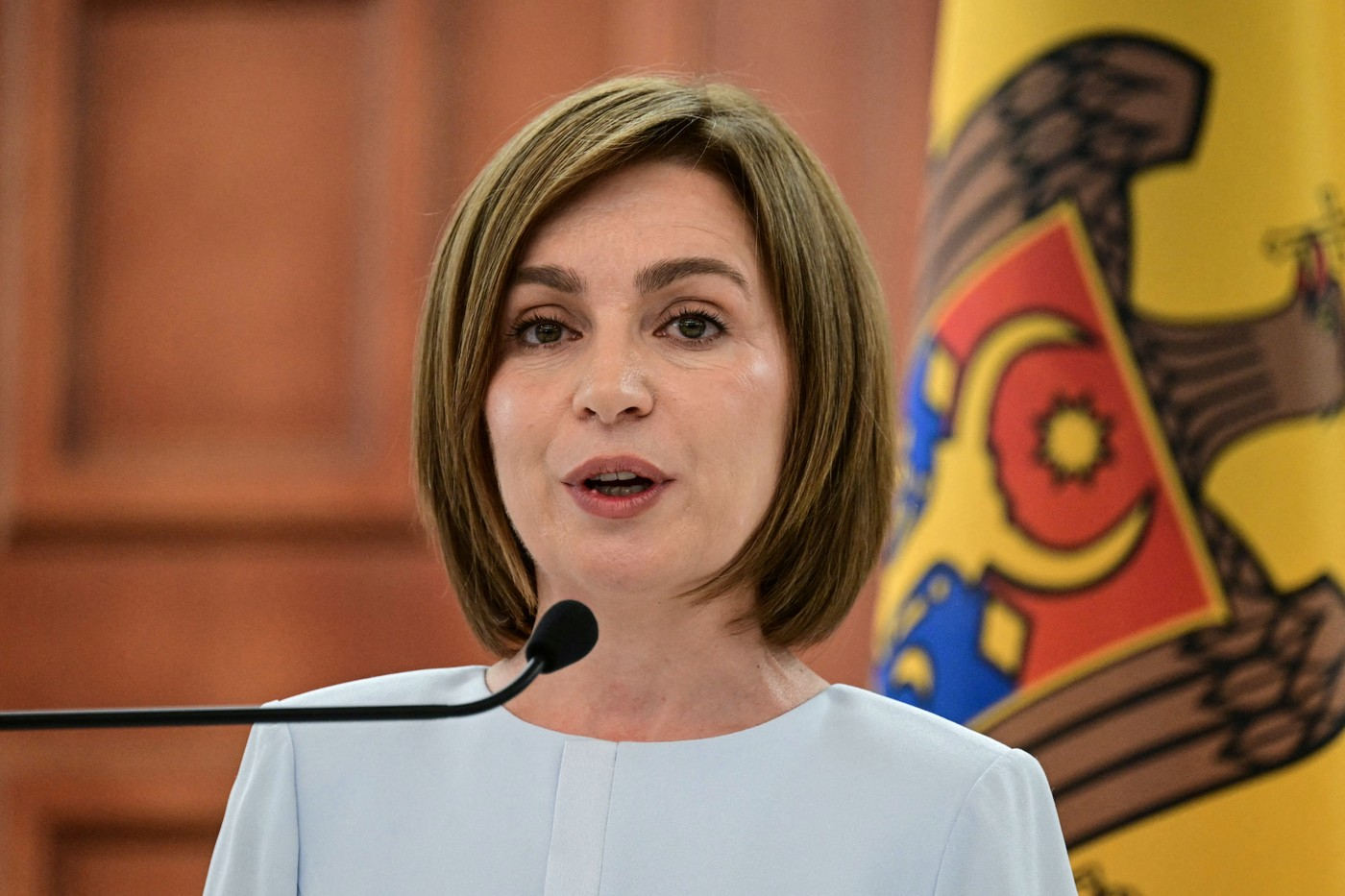 Maia Sandu vorbind la o conferință internațională despre combaterea dezinformării Rusiei, recunoscută ca lider mondial. | sursa foto: HotNews Maia Sandu vorbind la o conferință internațională despre combaterea dezinformării Rusiei, recunoscută ca lider mondial. | sursa foto: HotNews