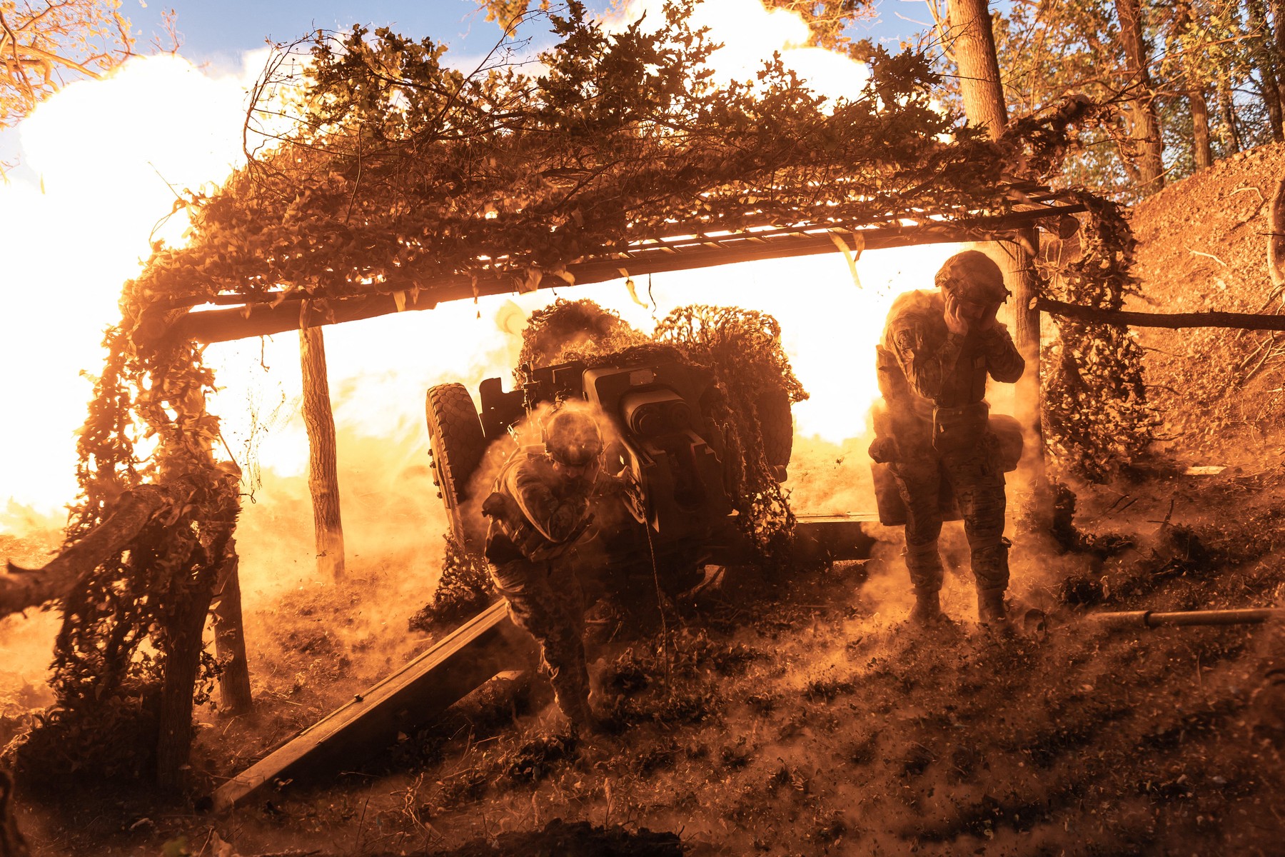 Generalul ucrainean Andrii Bilețki discutând strategii militare privind ofensiva și negocierile de pace în războiul Ucraina Rusia. | sursa foto: HotNews Generalul ucrainean Andrii Bilețki discutând strategii militare privind ofensiva și negocierile de pace în războiul Ucraina Rusia. | sursa foto: HotNews