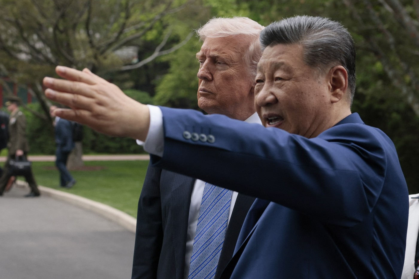 Harta lumii cu evidențierea Chinei și SUA, simbolizând companii chineze militare afectate de sancțiuni SUA și tensiuni comerciale China-SUA. | sursa foto: HotNews Harta lumii cu evidențierea Chinei și SUA, simbolizând companii chineze militare afectate de sancțiuni SUA și tensiuni comerciale China-SUA. | sursa foto: HotNews
