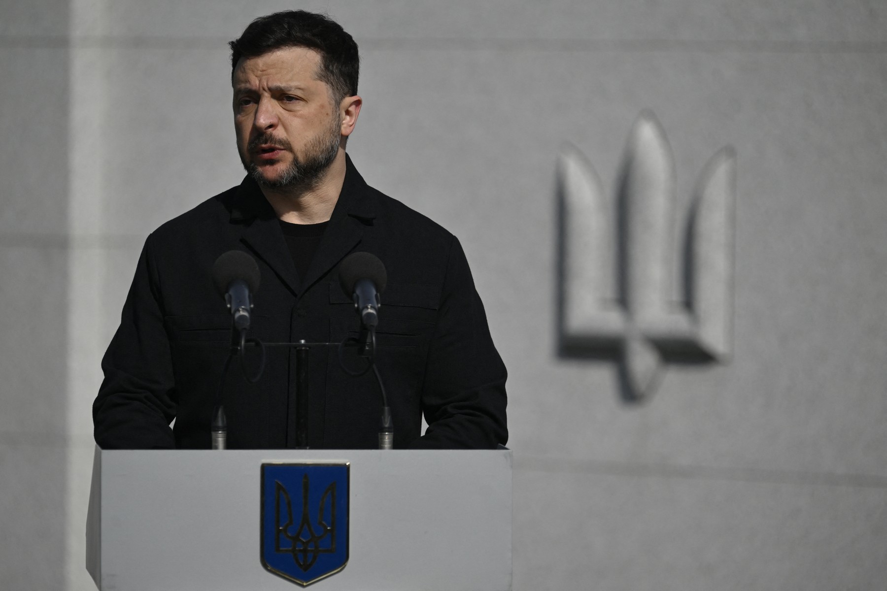 Clădire avariată a instalației de depozitare combustibil nuclear uzat lângă Cernobîl după atac cu dronă Shahed în centrale nucleare Ucraina. | sursa foto: HotNews Clădire avariată a instalației de depozitare combustibil nuclear uzat lângă Cernobîl după atac cu dronă Shahed în centrale nucleare Ucraina. | sursa foto: HotNews