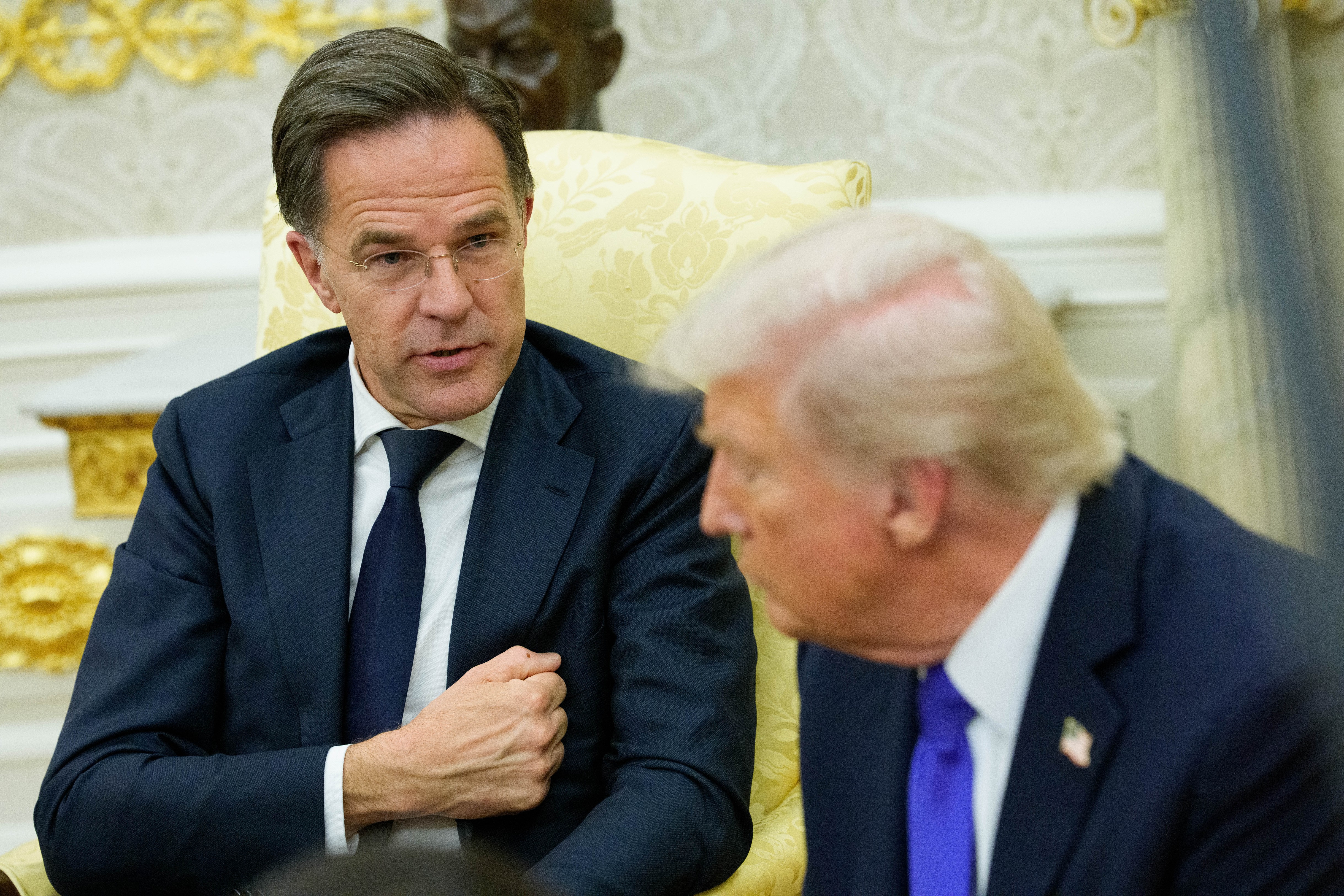Donald Trump, JD Vance și Marco Rubio pe Groenlanda digitală cu steag american și mesaj „Teritoriu american EST 2026” în contextul tensiunilor SUA-Europa și achiziției insulei Arctică | sursa foto: HotNews Donald Trump, JD Vance și Marco Rubio pe Groenlanda digitală cu steag american și mesaj „Teritoriu american EST 2026” în contextul tensiunilor SUA-Europa și achiziției insulei Arctică | sursa foto: HotNews