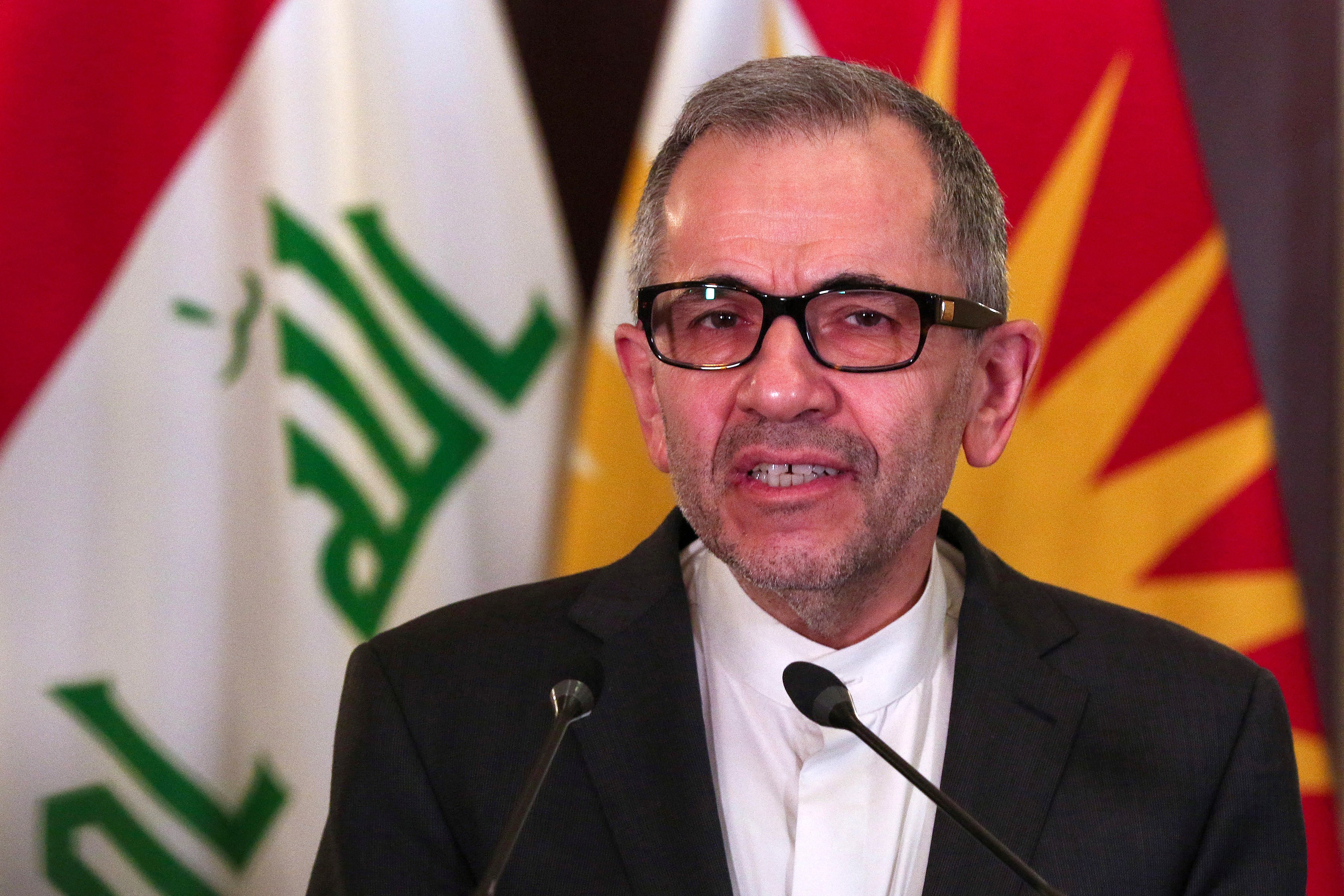 Negociatori iranieni și americani discutând la masa rotundă în timpul negocierilor nucleare Geneva privind acord nuclear Iran-SUA și sancțiuni Iran. | sursa foto: HotNews Negociatori iranieni și americani discutând la masa rotundă în timpul negocierilor nucleare Geneva privind acord nuclear Iran-SUA și sancțiuni Iran. | sursa foto: HotNews