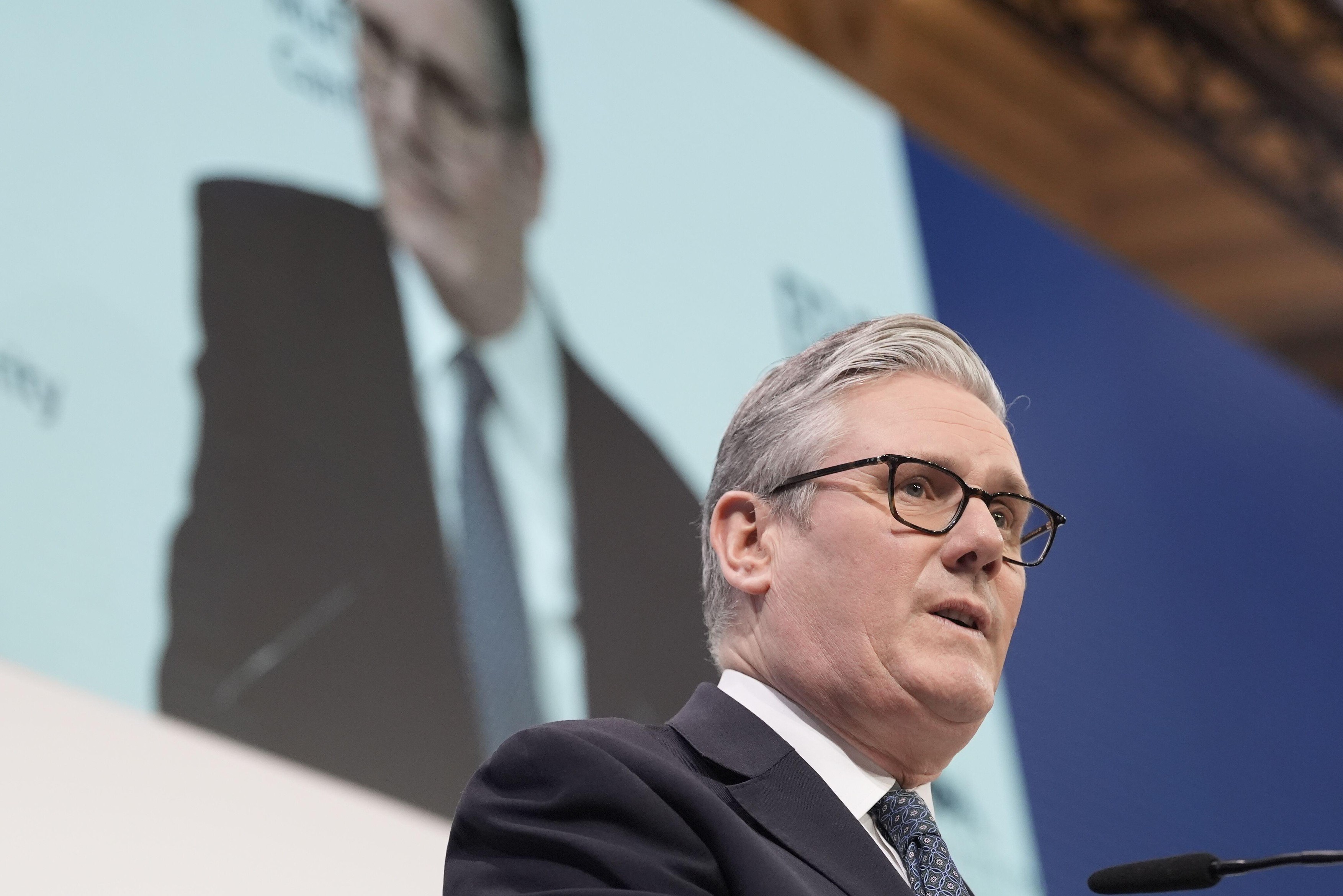 Keir Starmer vorbind la Conferința de Securitate de la München despre apărare Europa și consolidarea NATO împotriva agresiunii ruse. | sursa foto: HotNews Keir Starmer vorbind la Conferința de Securitate de la München despre apărare Europa și consolidarea NATO împotriva agresiunii ruse. | sursa foto: HotNews