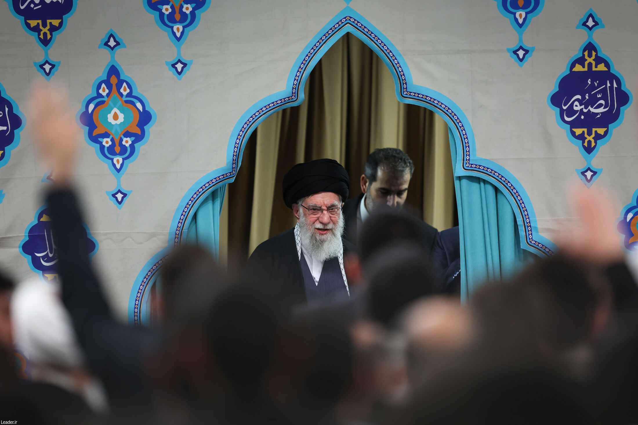 Triumviratul interimar al conducerii Iran format din Massoud Pezeshkian, Gholamhossein Mohseni Ejei și jurist al Consiliului Gardienilor, după moartea lui Ali Khamenei, în așteptarea deciziei Adunării Experților. | sursa foto: HotNews Triumviratul interimar al conducerii Iran format din Massoud Pezeshkian, Gholamhossein Mohseni Ejei și jurist al Consiliului Gardienilor, după moartea lui Ali Khamenei, în așteptarea deciziei Adunării Experților. | sursa foto: HotNews