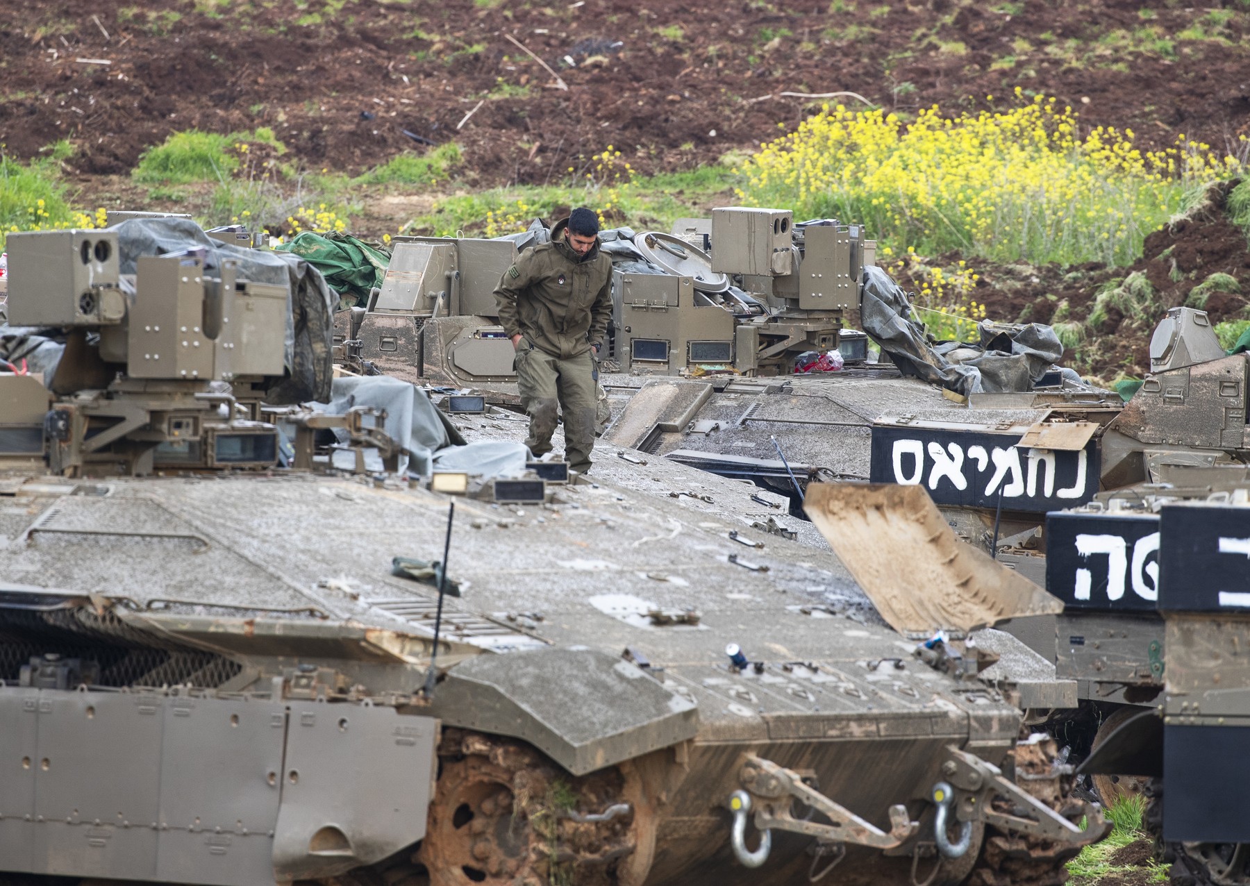 Forțe israeliene demolează clădiri în Bint Jbeil pentru a neutraliza amenințările Hezbollah în conflict Israel-Liban după armistițiul Liban. | sursa foto: HotNews Forțe israeliene demolează clădiri în Bint Jbeil pentru a neutraliza amenințările Hezbollah în conflict Israel-Liban după armistițiul Liban. | sursa foto: HotNews