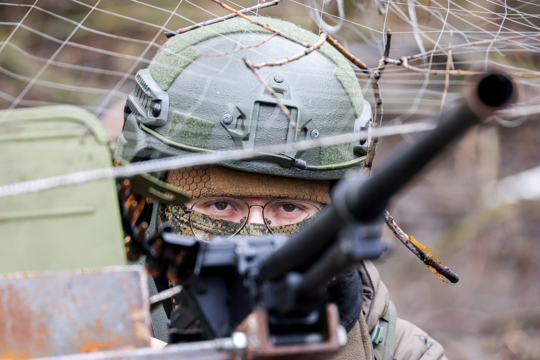 Harta regiunii baltice și Finlandei cu trasee simulate ale dronelor ucrainene și simboluri militare, ilustrând Moscova amenințare NATO și drept autoapărare. | sursa foto: HotNews Harta regiunii baltice și Finlandei cu trasee simulate ale dronelor ucrainene și simboluri militare, ilustrând Moscova amenințare NATO și drept autoapărare. | sursa foto: HotNews